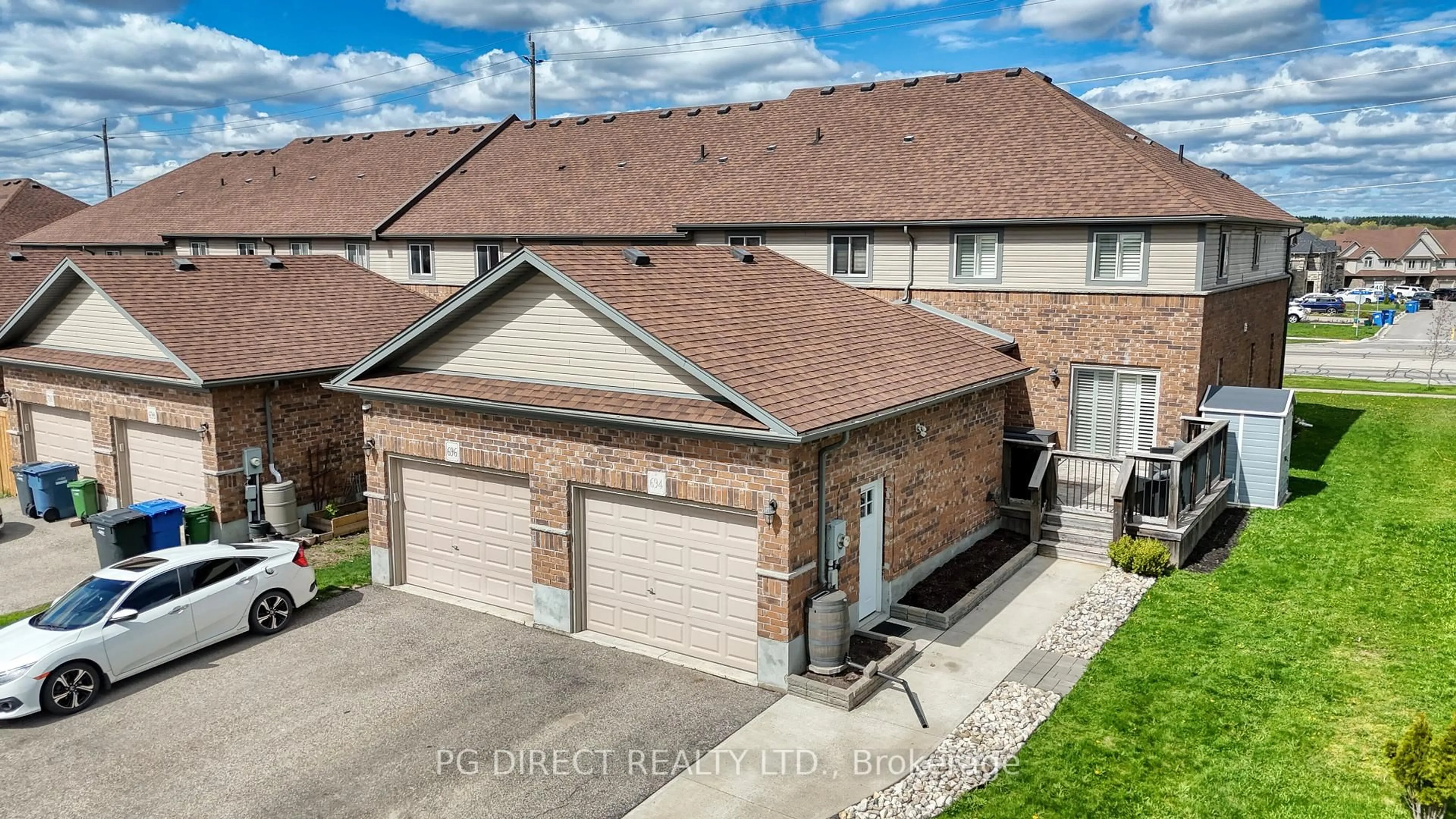 A pic from outside/outdoor area/front of a property/back of a property/a pic from drone, street for 694 Victoria Rd, Guelph Ontario N1E 6Z3