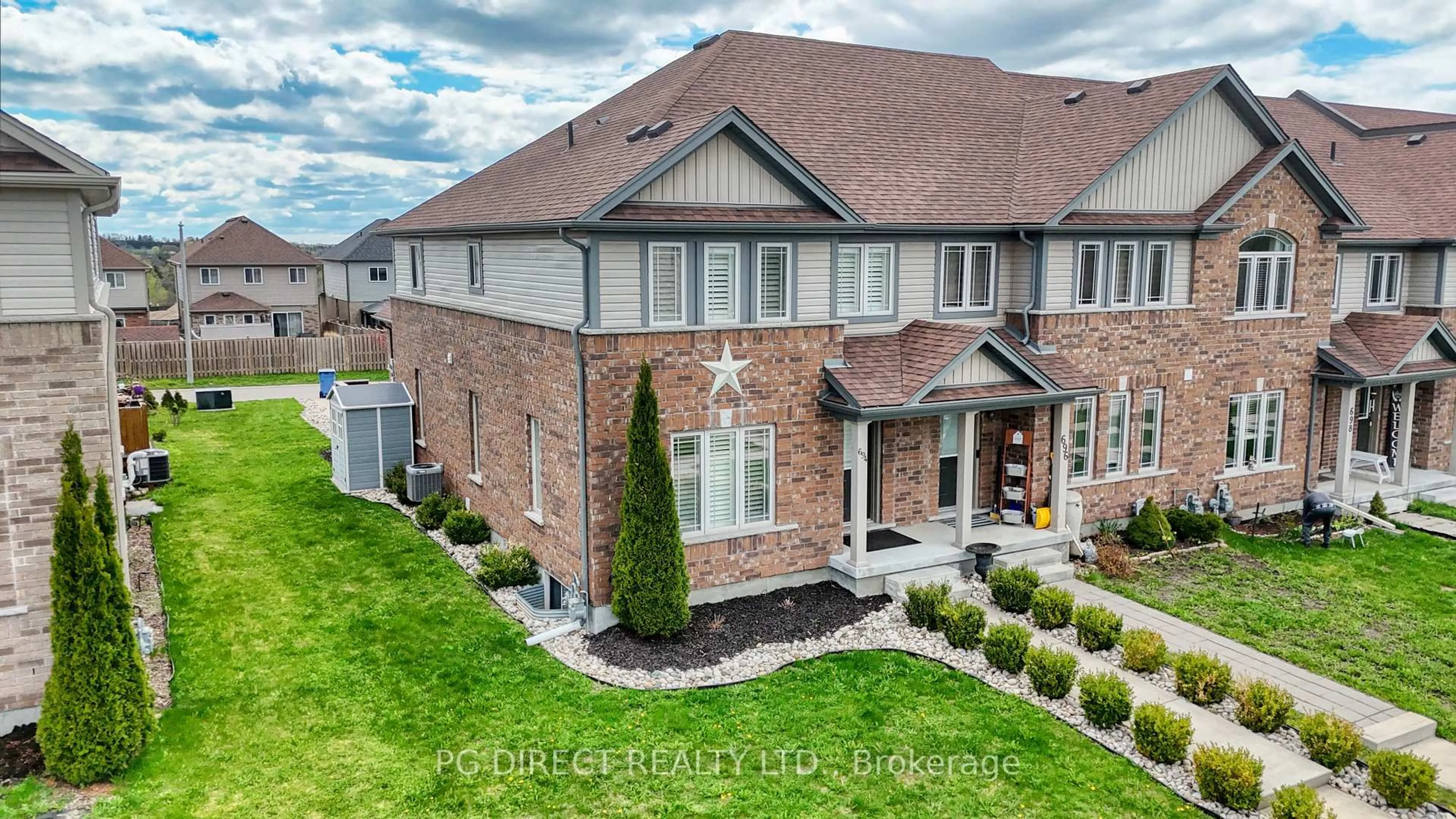 A pic from outside/outdoor area/front of a property/back of a property/a pic from drone, street for 694 Victoria Rd, Guelph Ontario N1E 6Z3