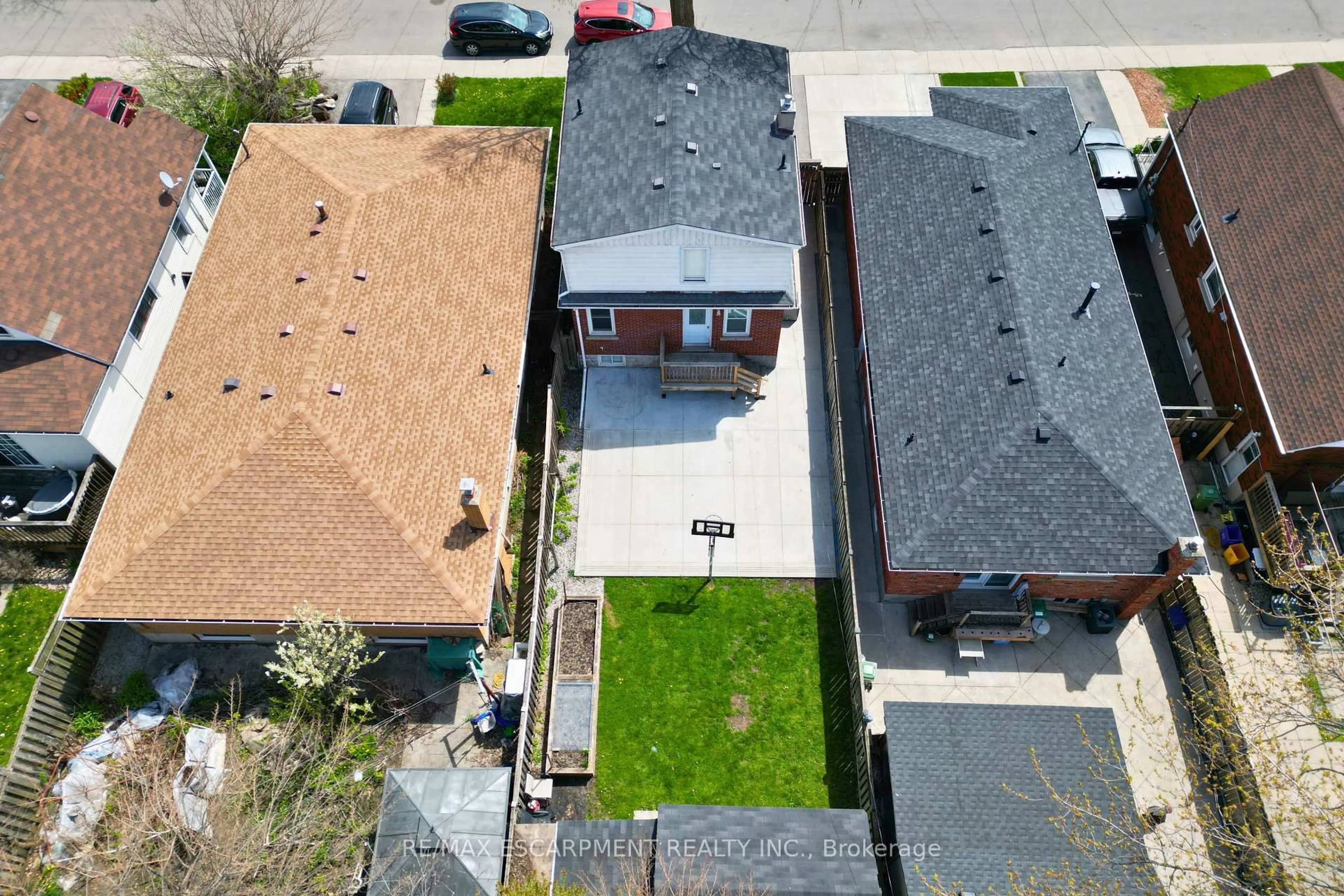 A pic from outside/outdoor area/front of a property/back of a property/a pic from drone, street for 221 Julian Ave, Hamilton Ontario L8H 5S2