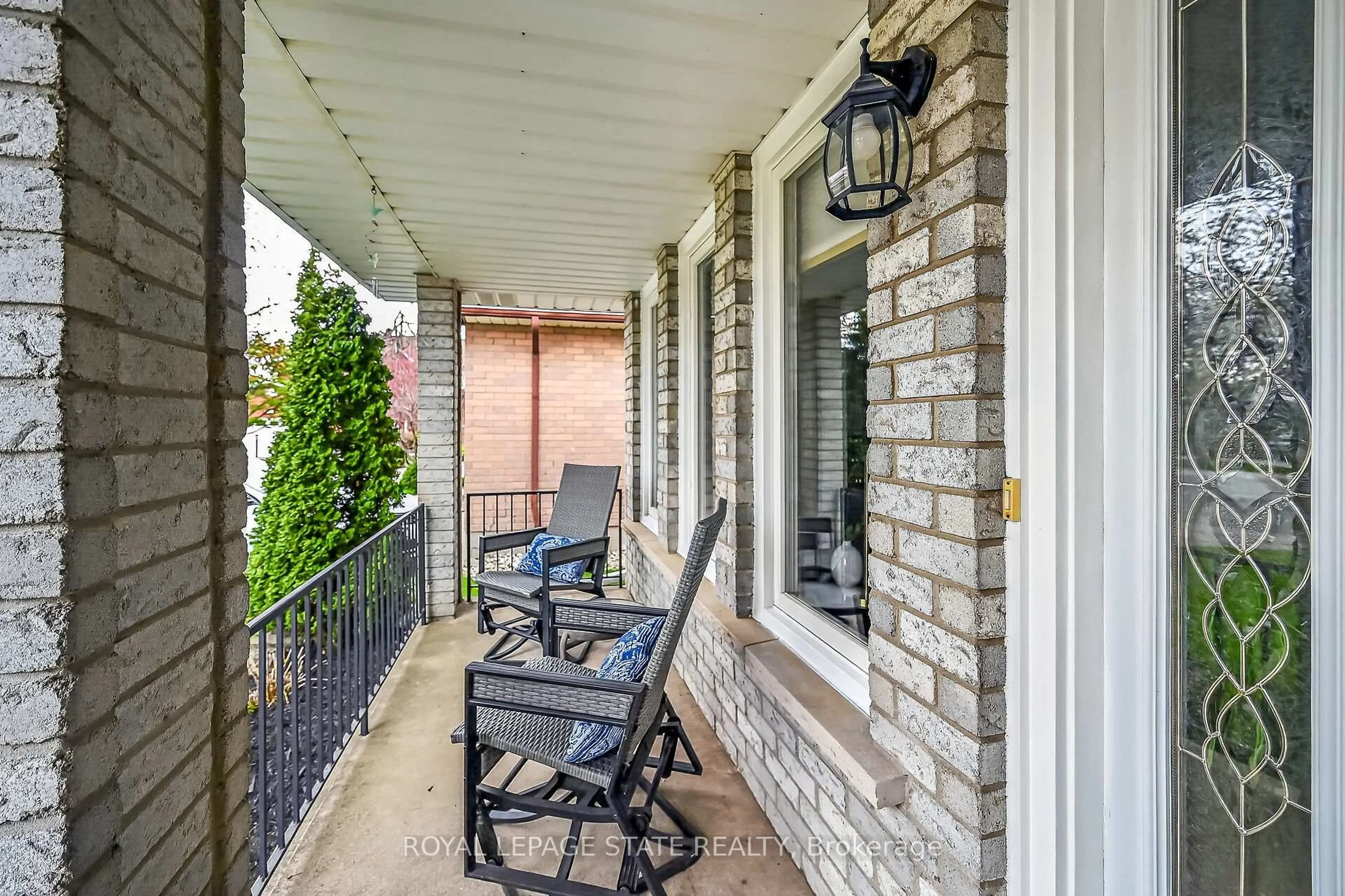 Patio, street for 55 Horizon Crt, Hamilton Ontario L9B 1W9