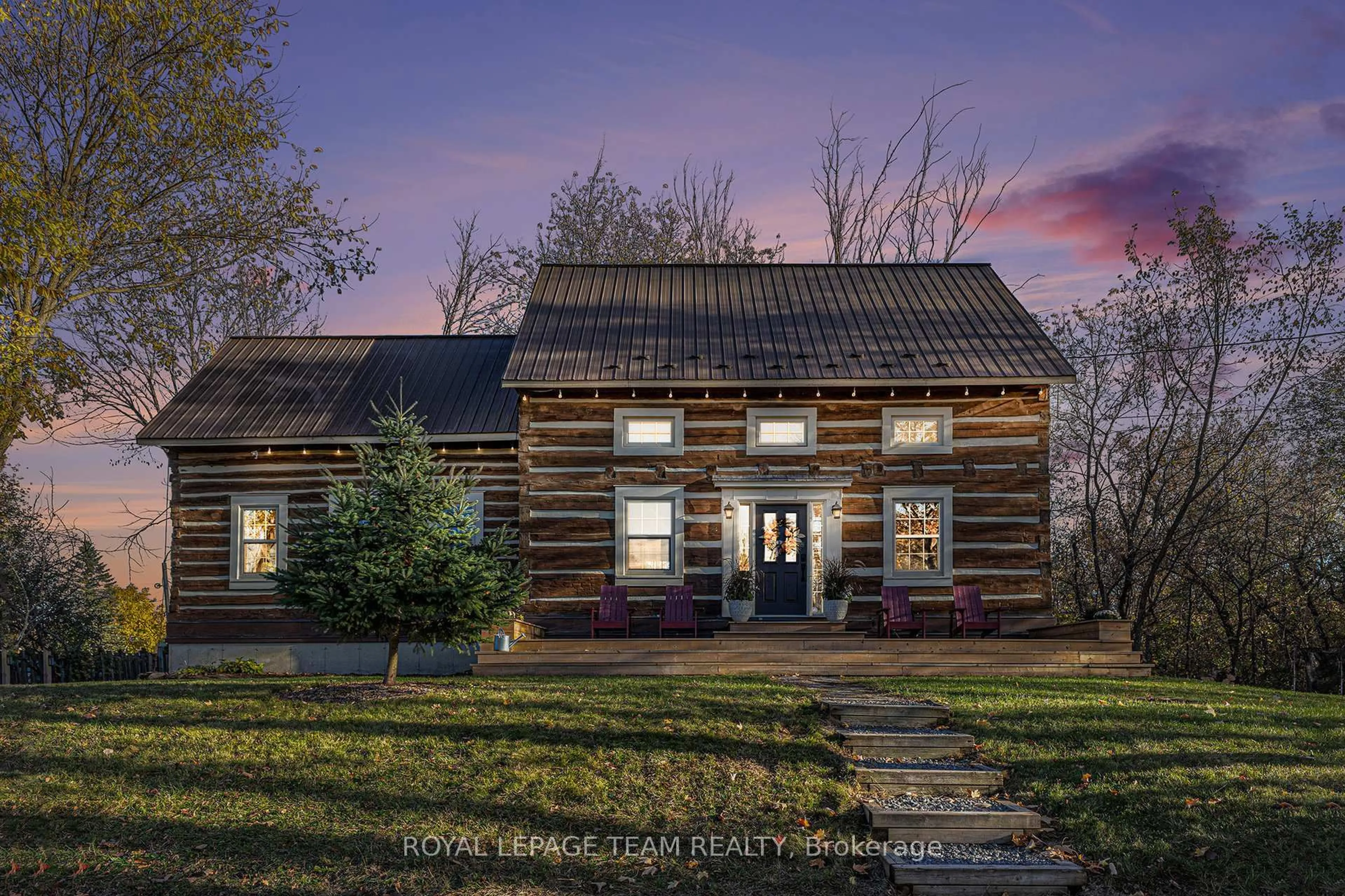 Home with brick exterior material, building for 140 Creek Dr, Fitzroy Harbour Ontario K0A 1X0