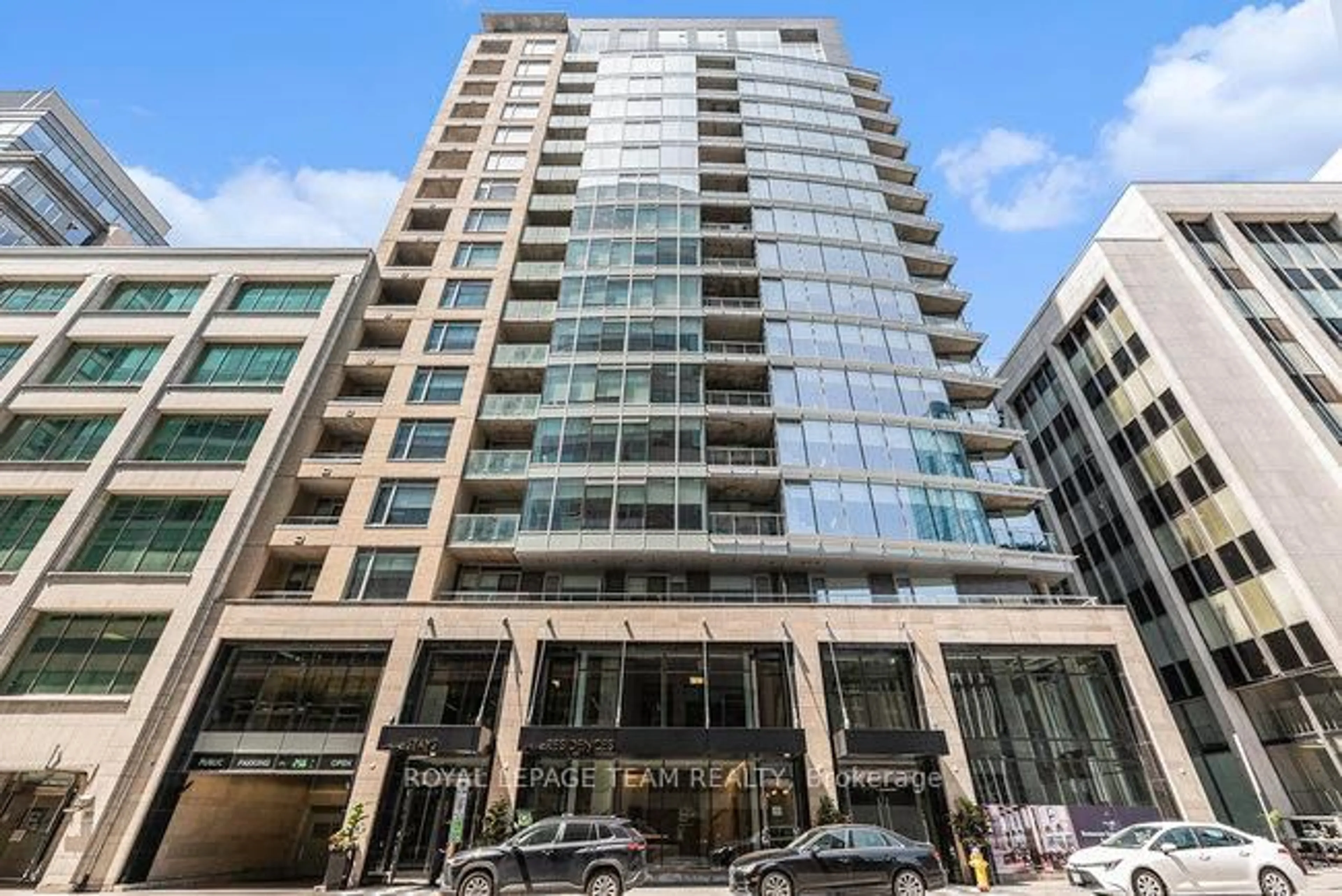 Indoor foyer for 101 Queen St #1509, Ottawa Ontario K1P 0B7