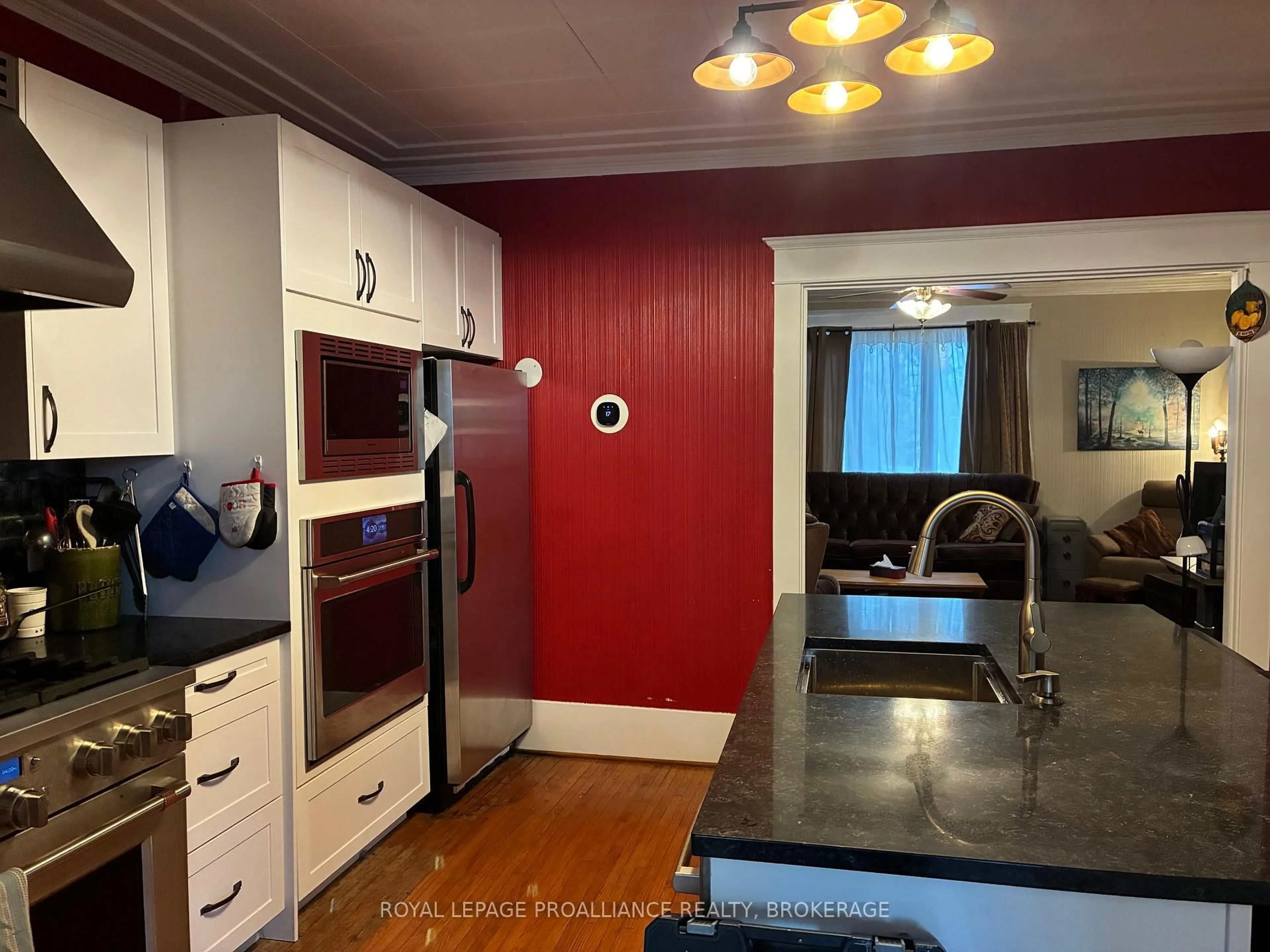 Unknown for 255 First St, Gananoque Ontario K7G 2J3