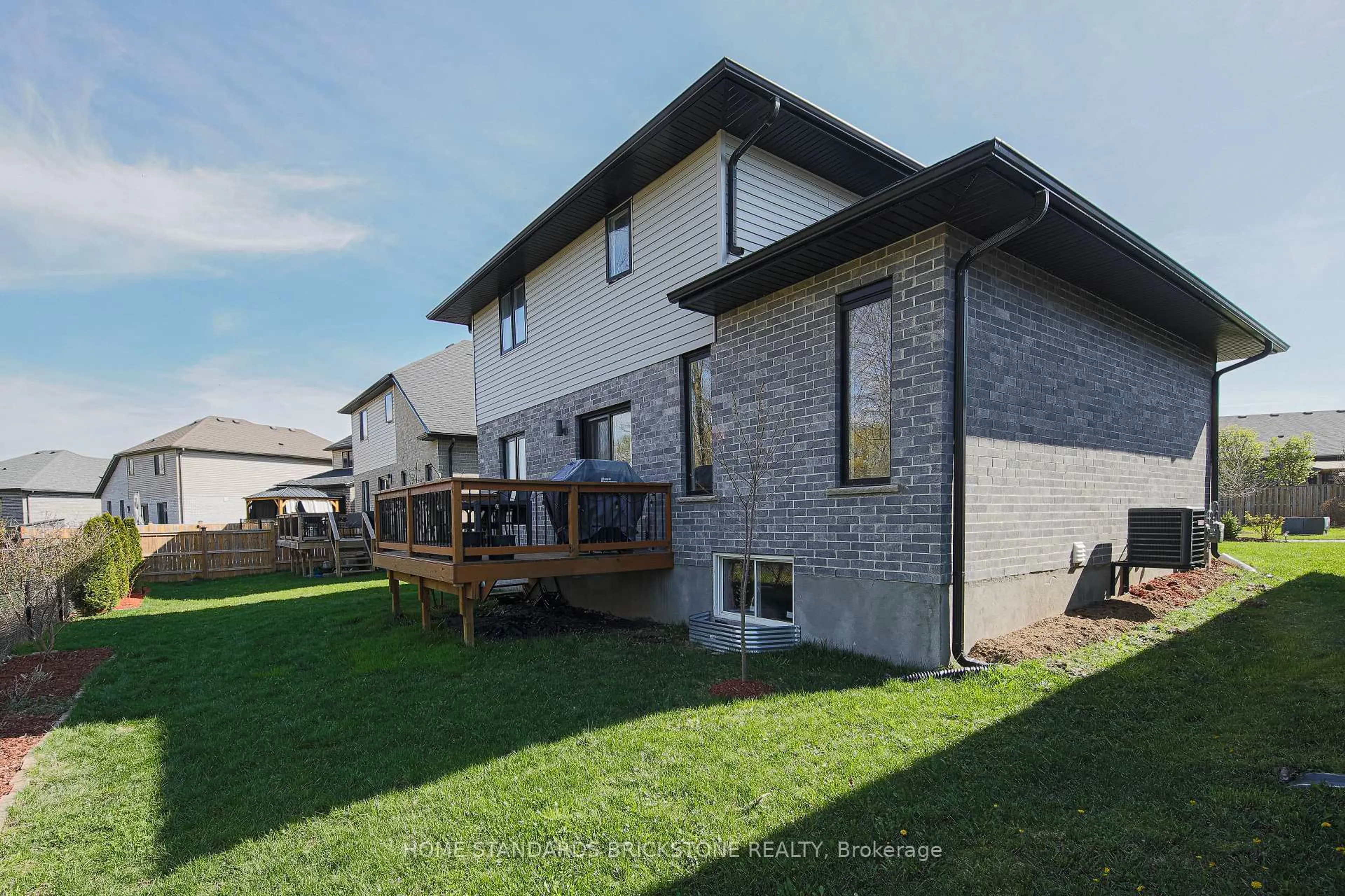 Unknown for 1450 North Wenige Dr #27, London North Ontario N5X 0L6