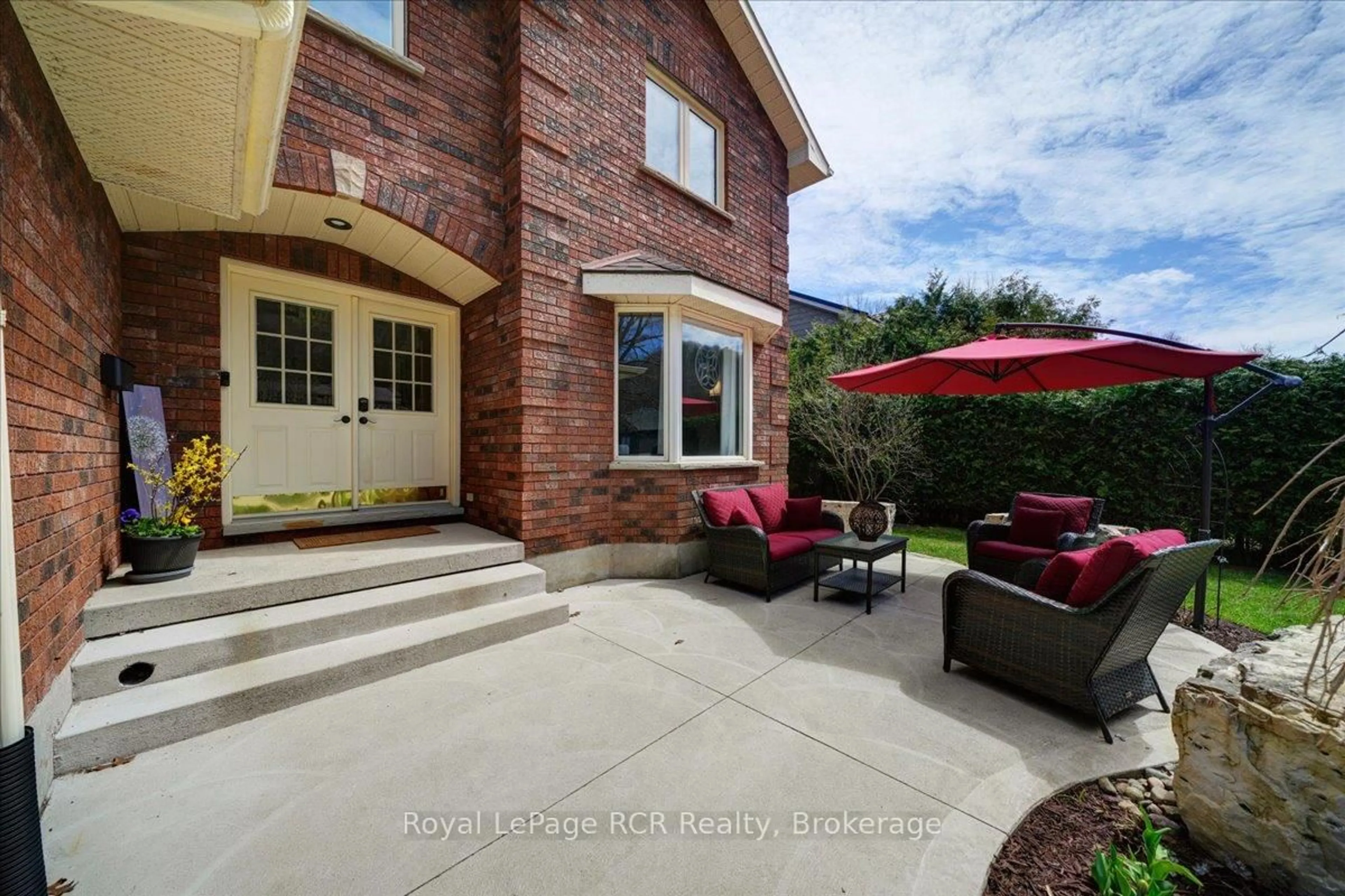 Patio, street for 303 6th Ave, Owen Sound Ontario N4K 6H9