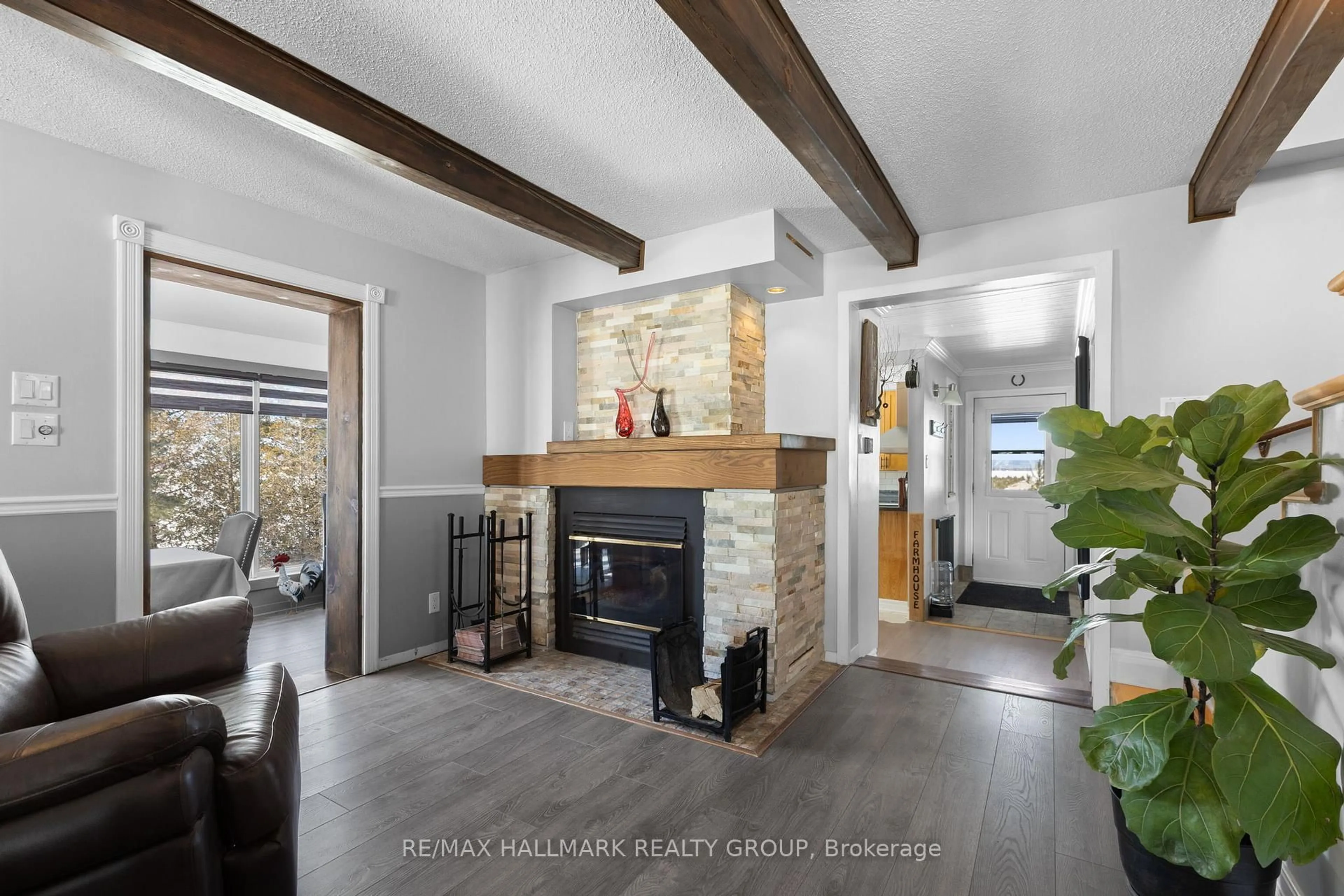 Indoor entryway for 3210 Ritchance Rd, Champlain Ontario K0B 1A0