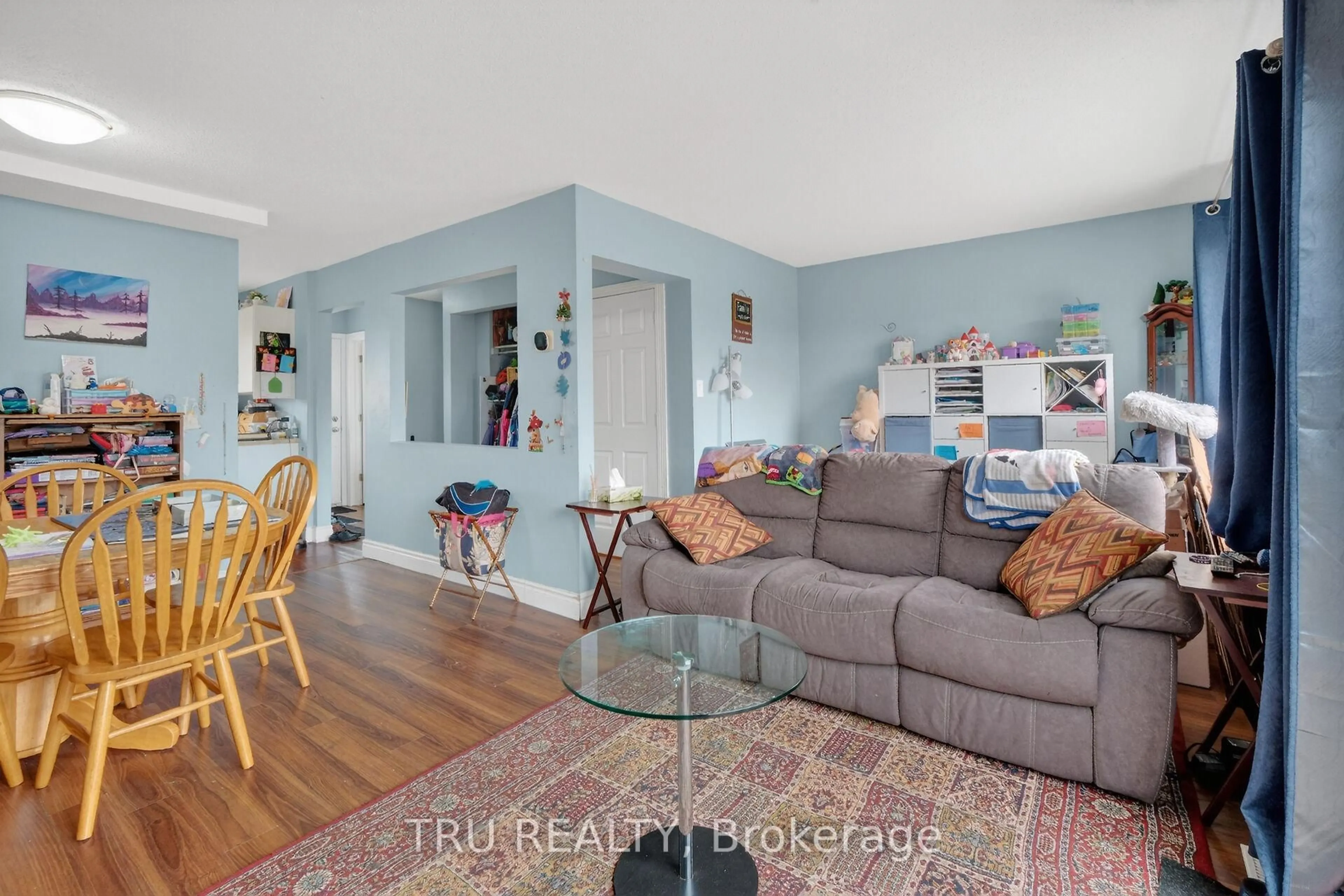 Living room with furniture, unknown for 369 Mockingbird Dr, Orleans Ontario K1E 2A6