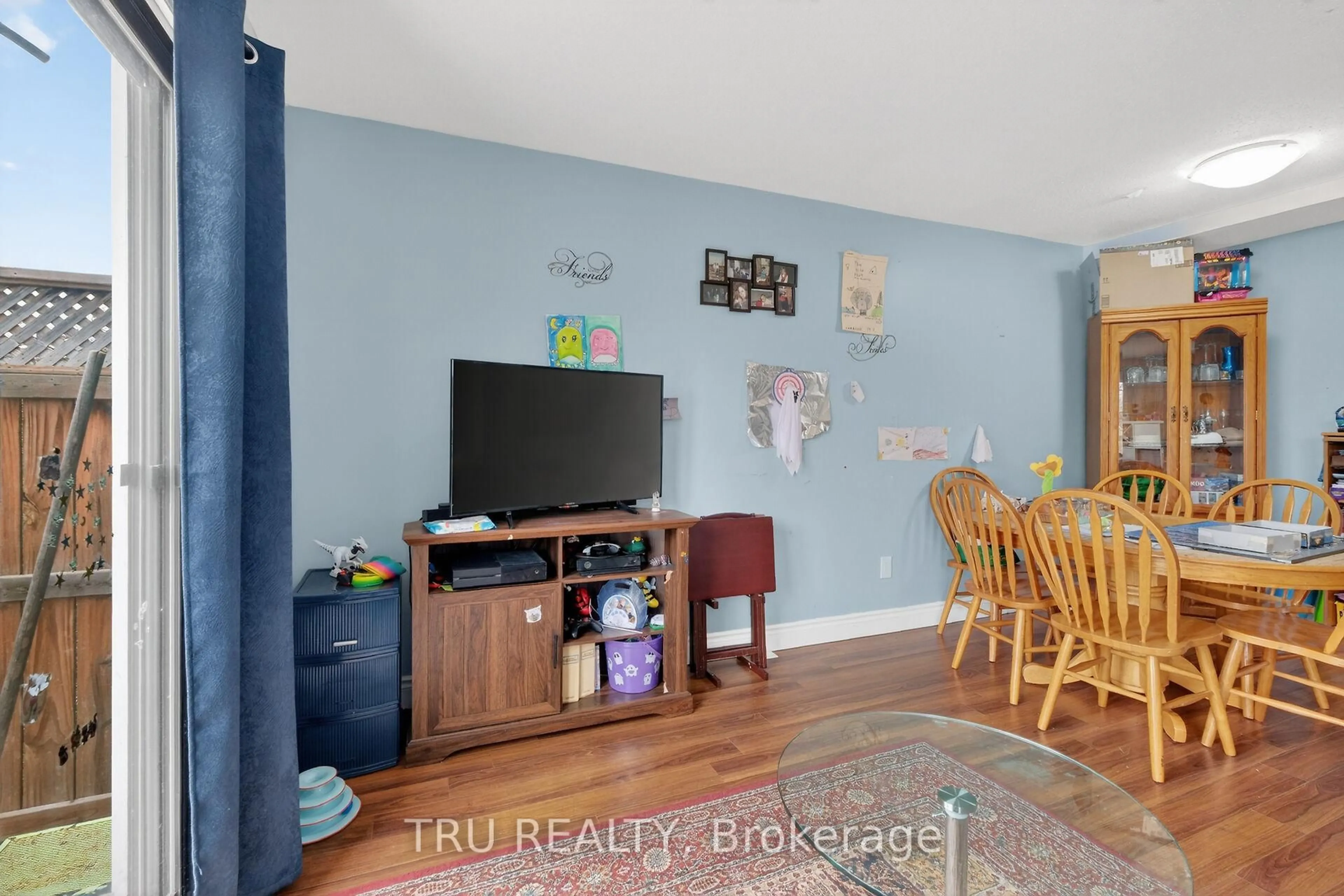 A pic of a room for 369 Mockingbird Dr, Orleans Ontario K1E 2A6