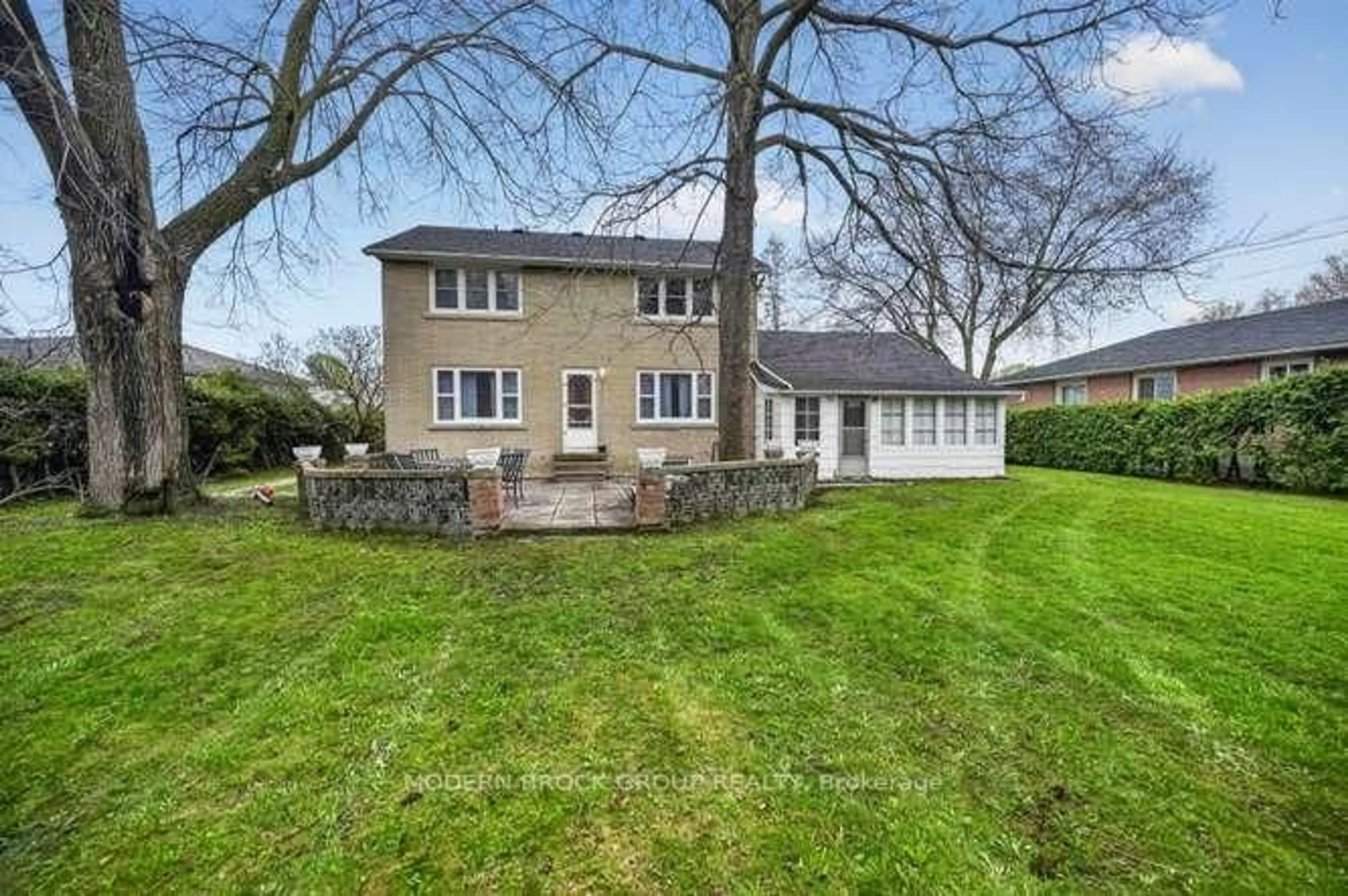 A pic from outside/outdoor area/front of a property/back of a property/a pic from drone, street for 96 Salisbury Ave, Brockville Ontario K6V 2T7