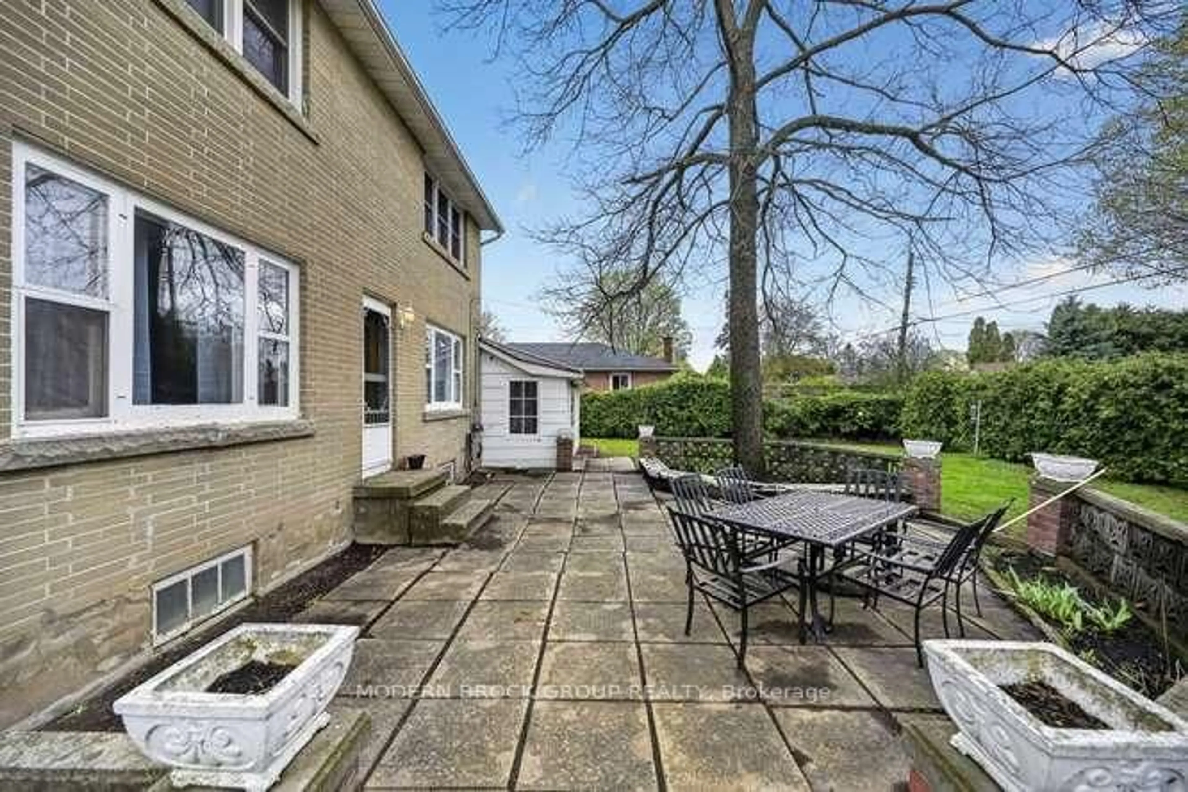 Patio, street for 96 Salisbury Ave, Brockville Ontario K6V 2T7