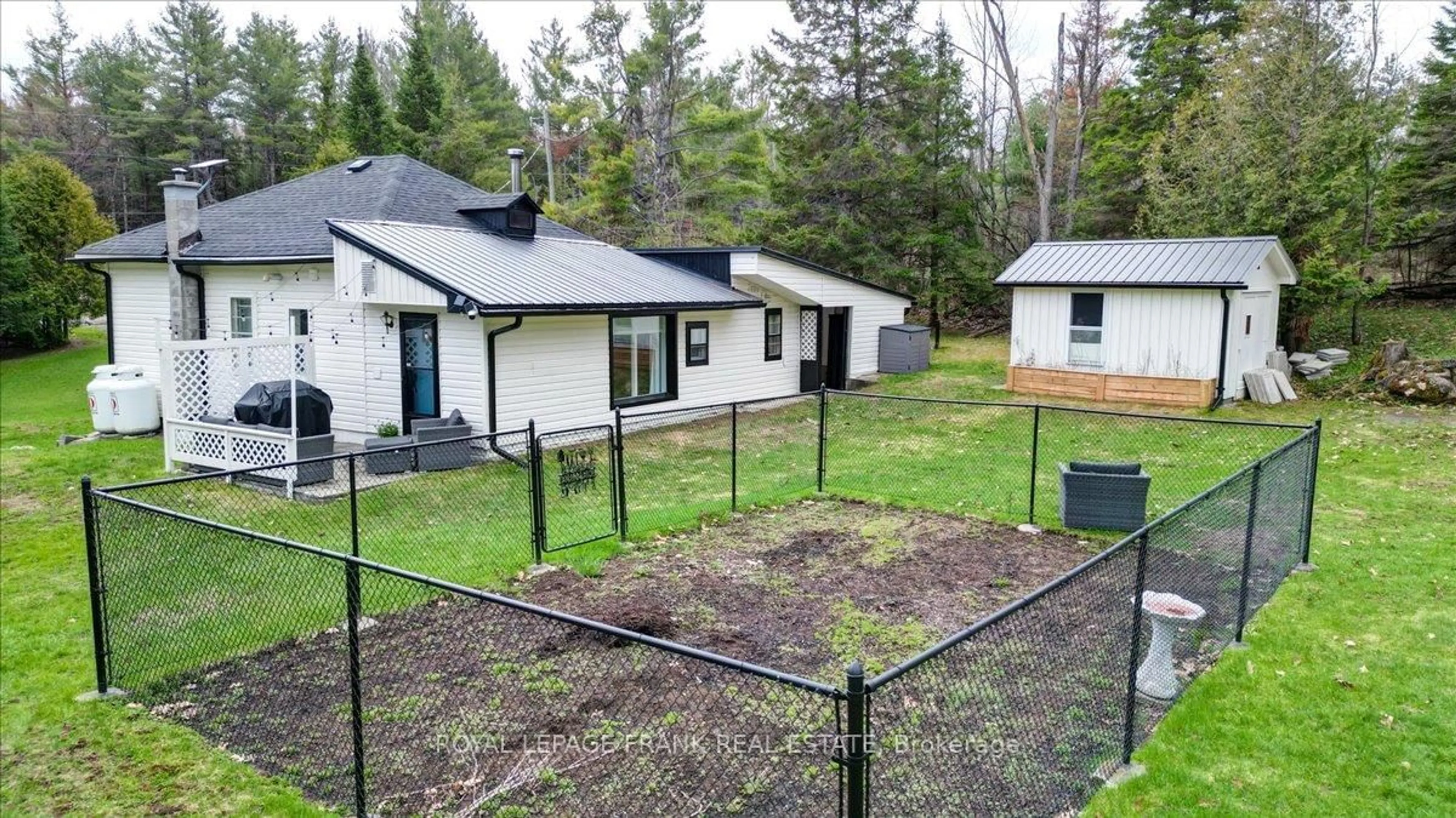 A pic from outside/outdoor area/front of a property/back of a property/a pic from drone, unknown for 352 Lasswade Rd, North Kawartha Ontario K0L 1A0