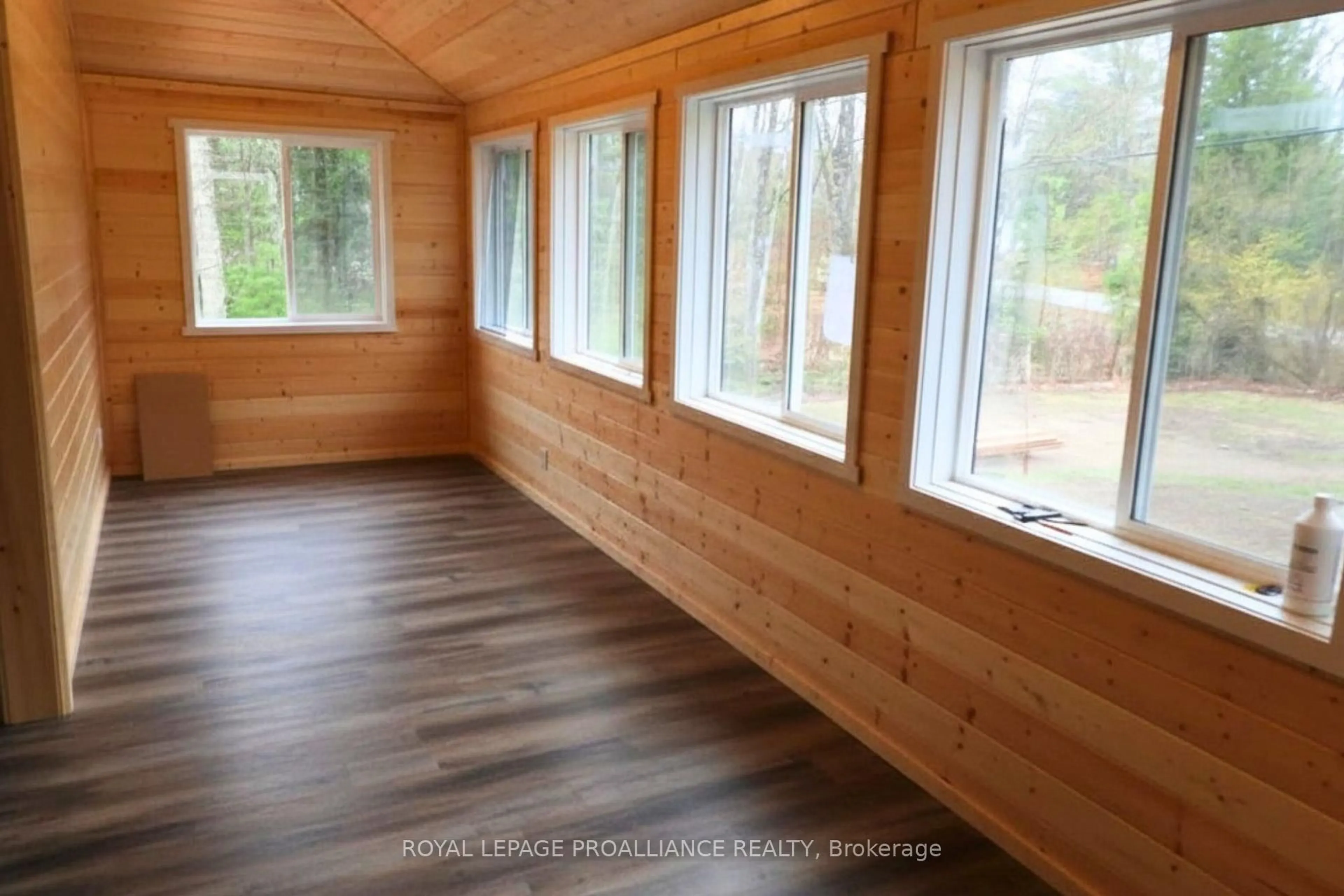 A pic of a room for 1049 South Rd, Cloyne Ontario K0H 1K0