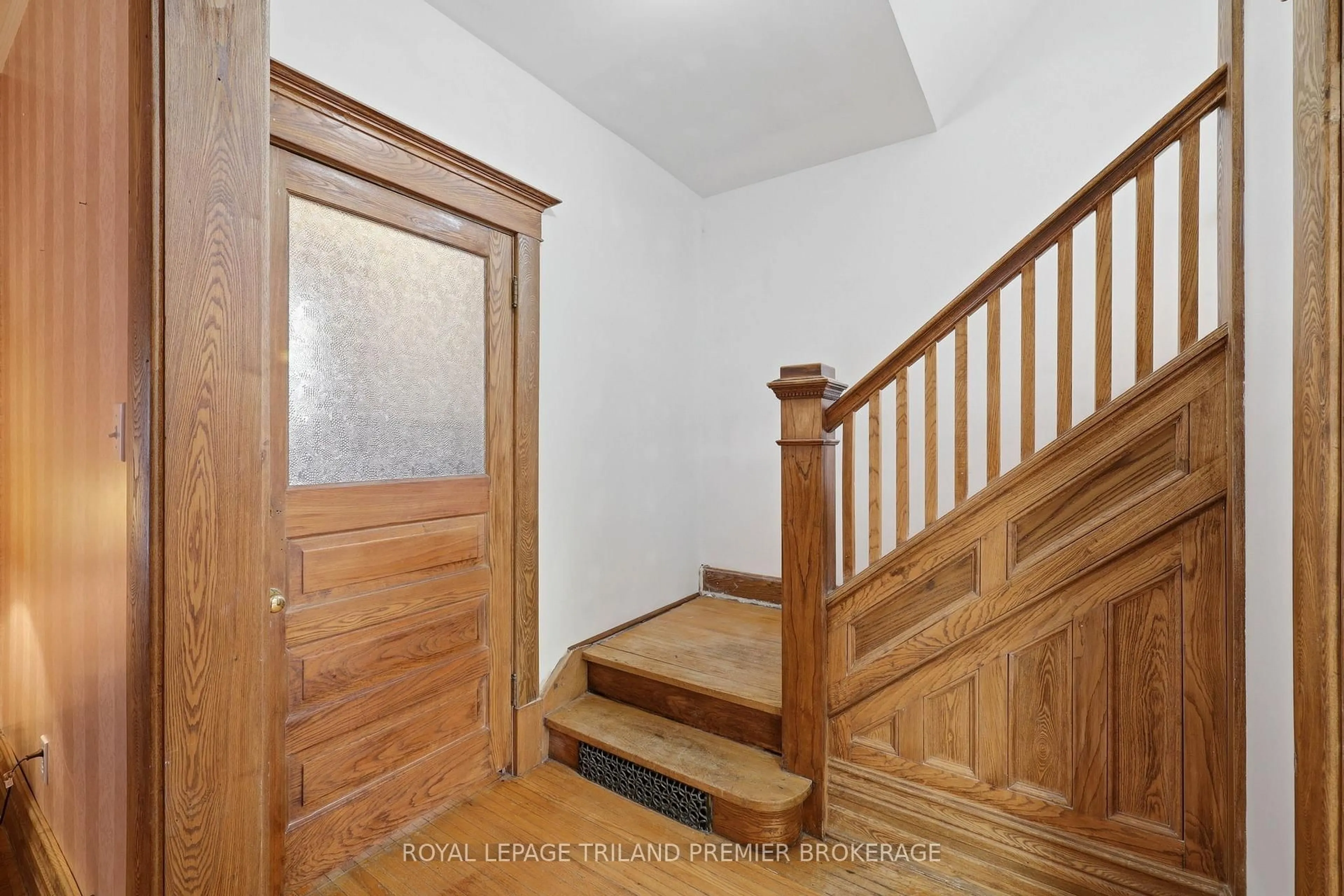 Indoor foyer for 238 Ridout St, London South Ontario N6C 3Y4