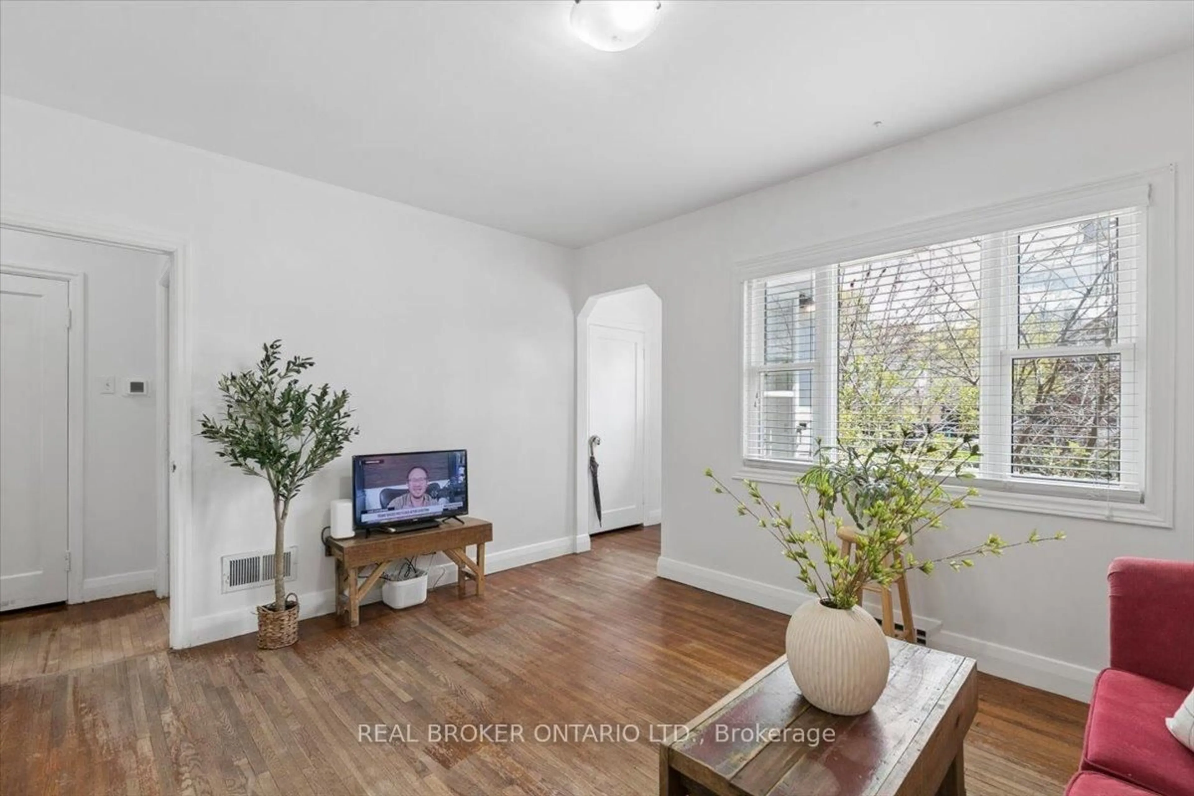 Unknown for 26 Sydney St, Kitchener Ontario N2H 3L5