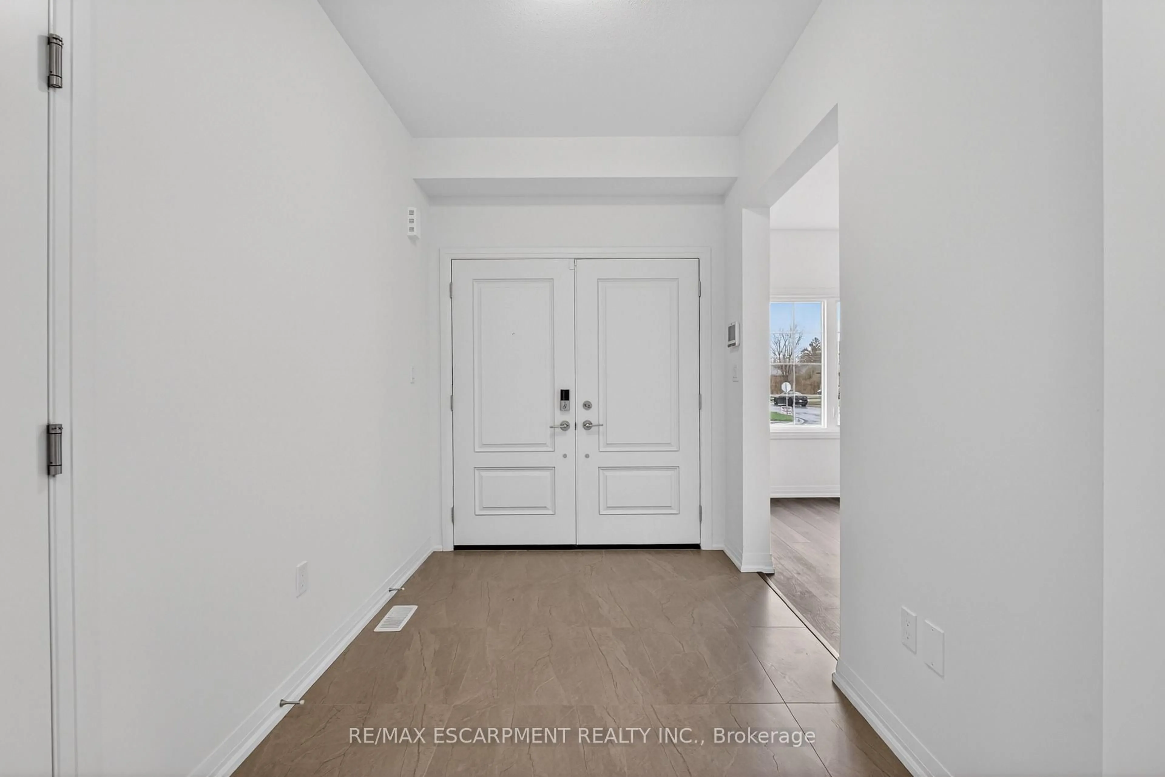 Indoor entryway for 1034 Kraft Rd, Fort Erie Ontario L2A 0H3