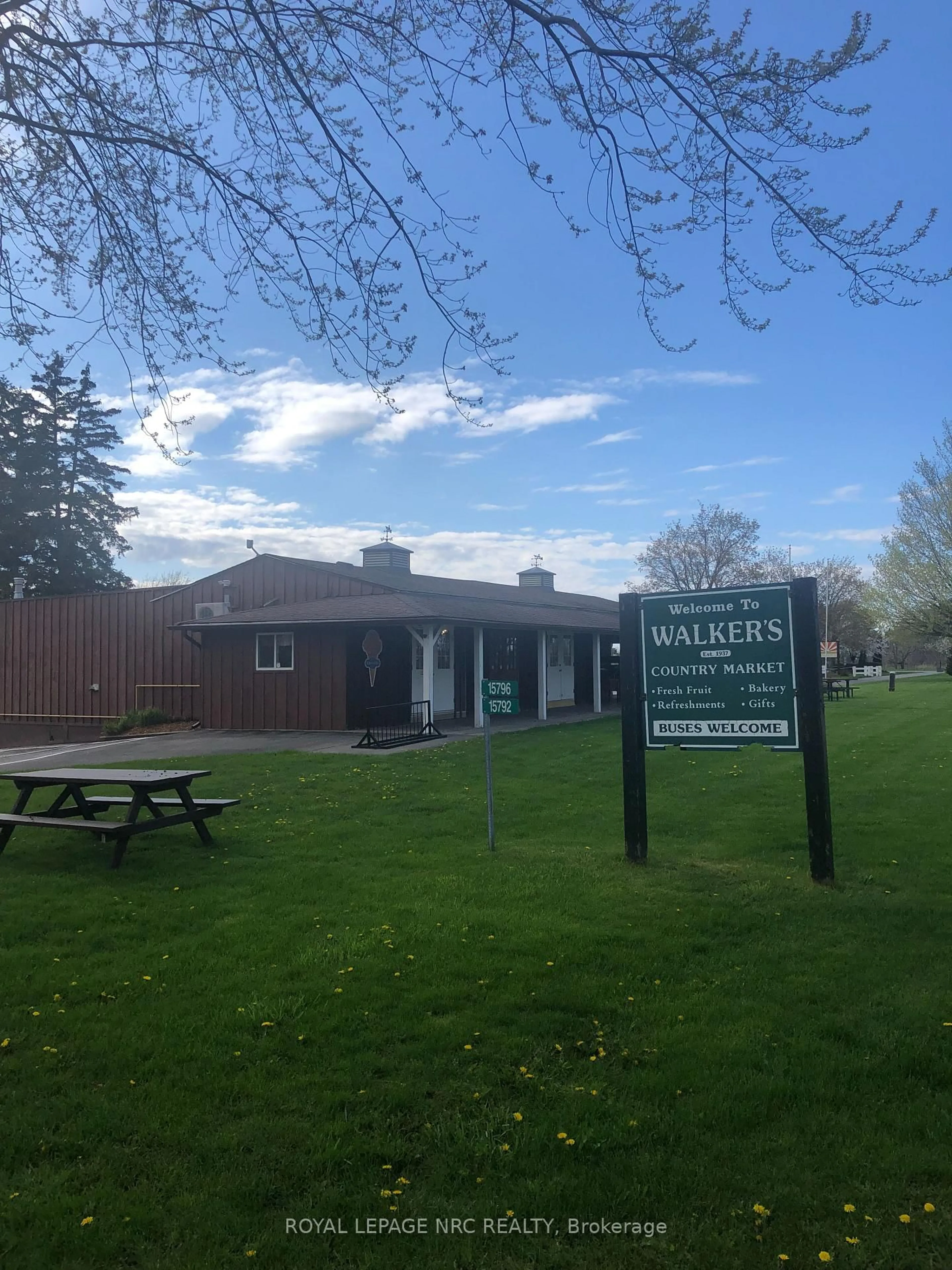 Unknown for 15756 Niagara Pkwy, Niagara-on-the-Lake Ontario L0S 1J0