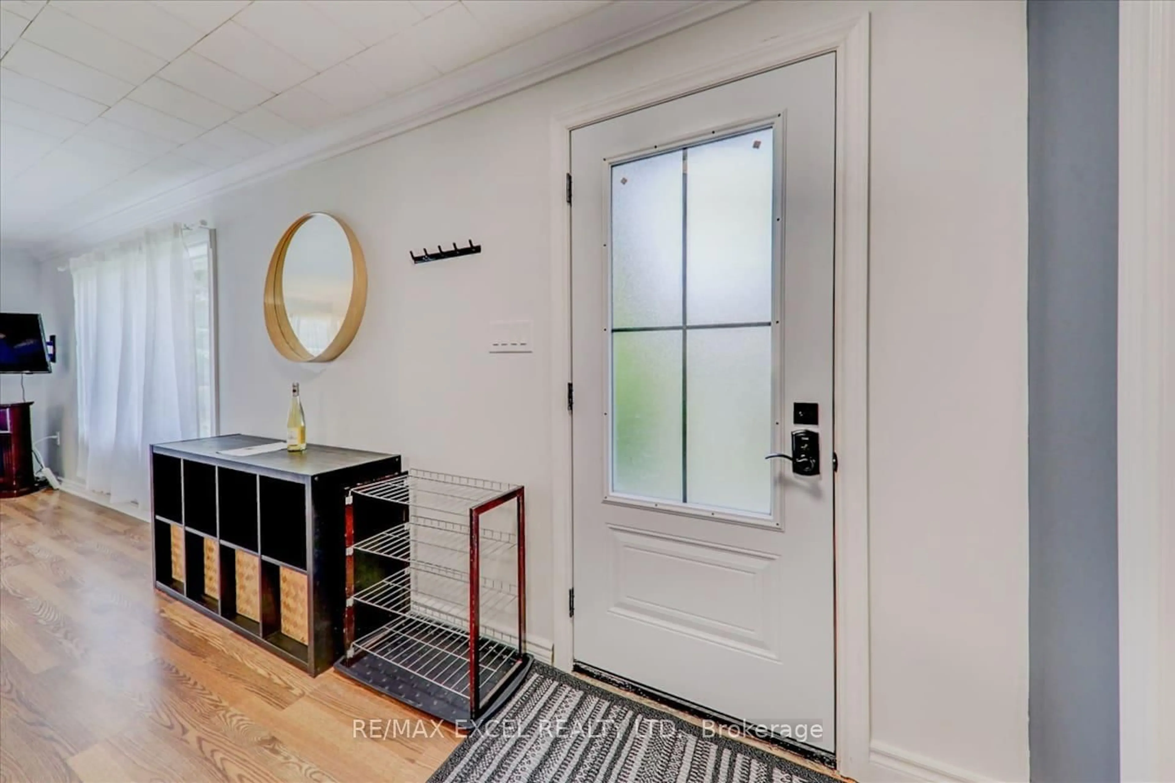 Indoor entryway for 34 Hargrave Rd, Kawartha Lakes Ontario K0M 2B0