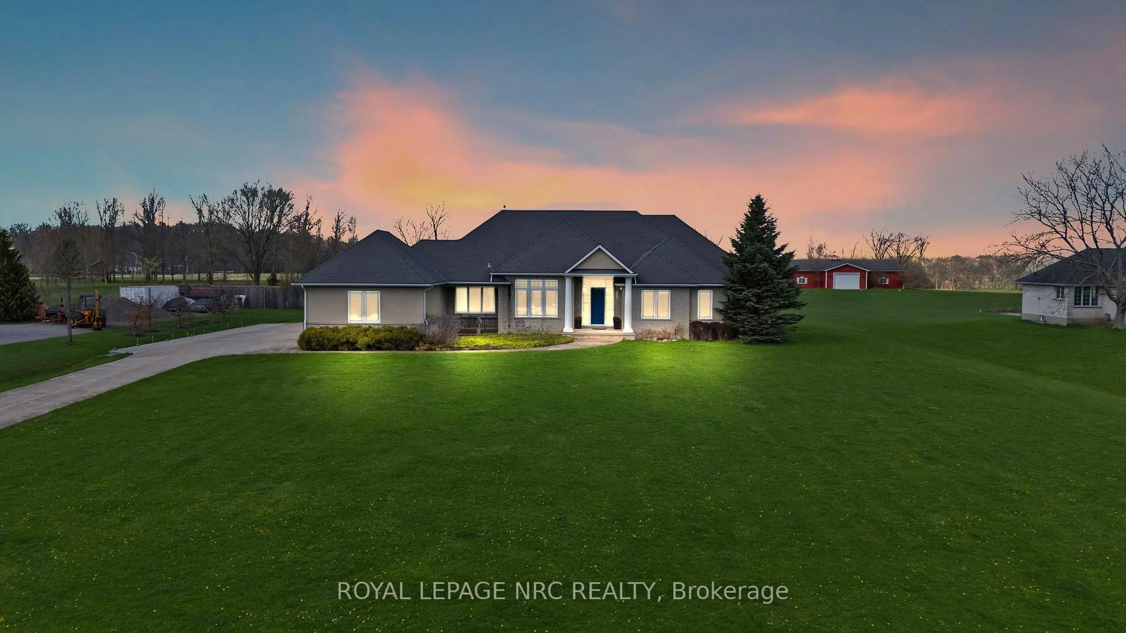 A pic from outside/outdoor area/front of a property/back of a property/a pic from drone, water/lake/river/ocean view for 2615 Miller Rd, Niagara Falls Ontario L2G 0N2