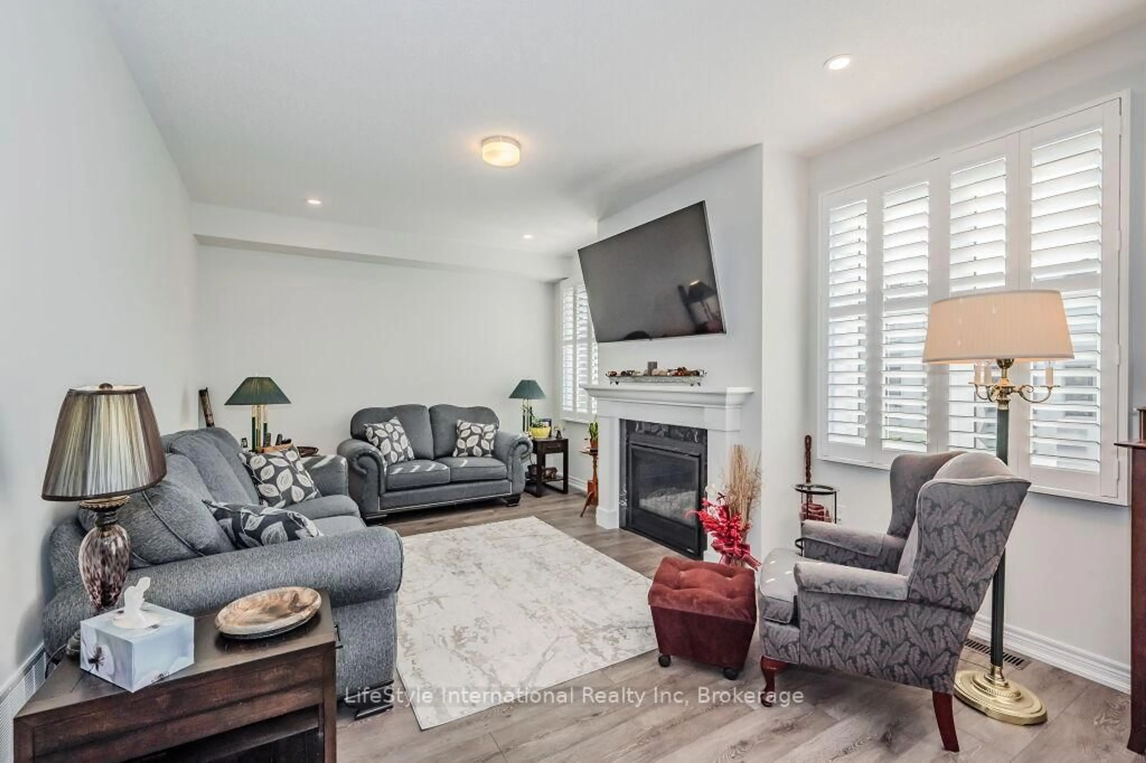 Living room with furniture, unknown for 55 Povey Rd, Centre Wellington Ontario N1M 2W3