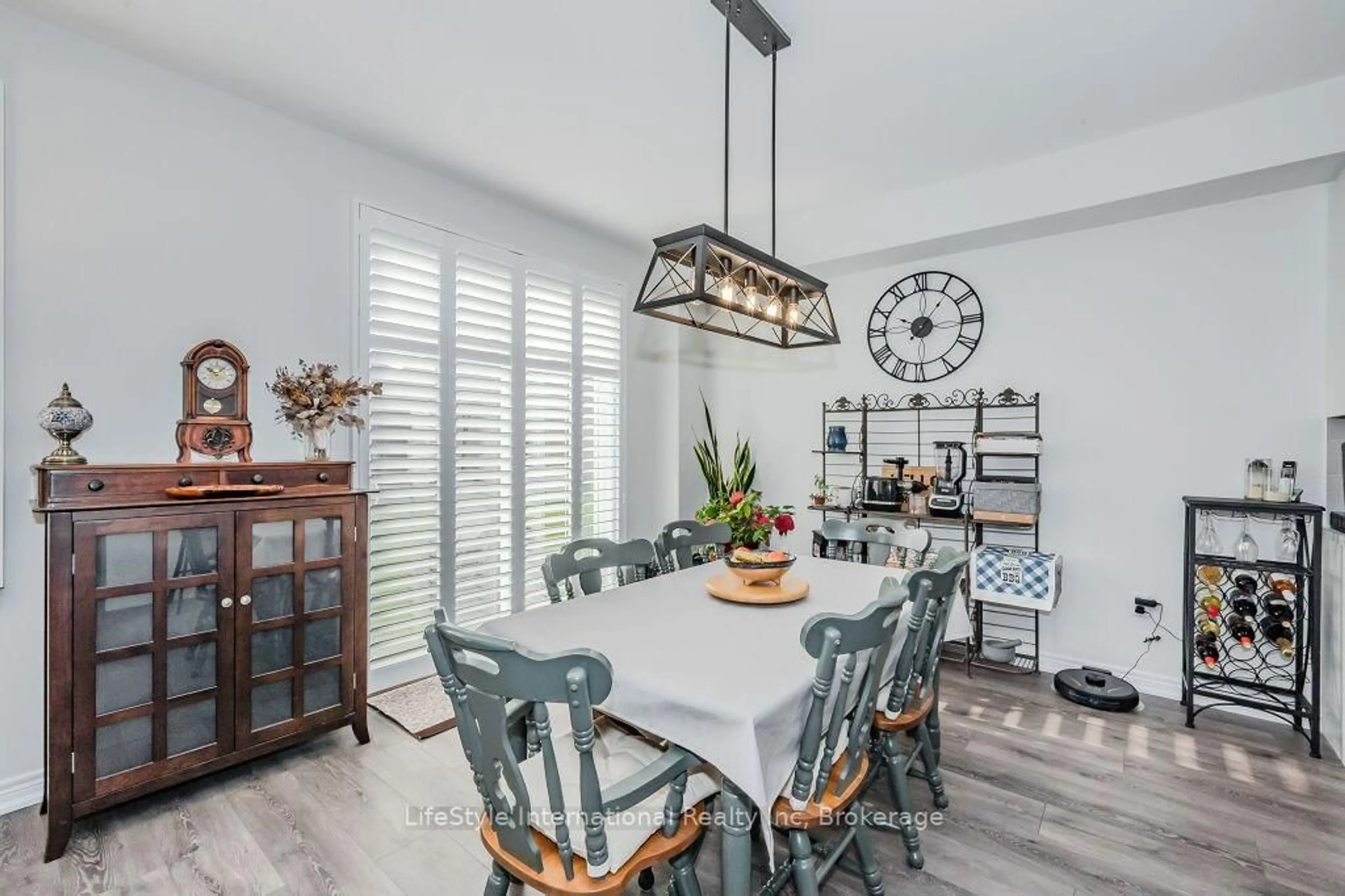 Open concept kitchen, ceramic/tile floor for 55 Povey Rd, Centre Wellington Ontario N1M 2W3