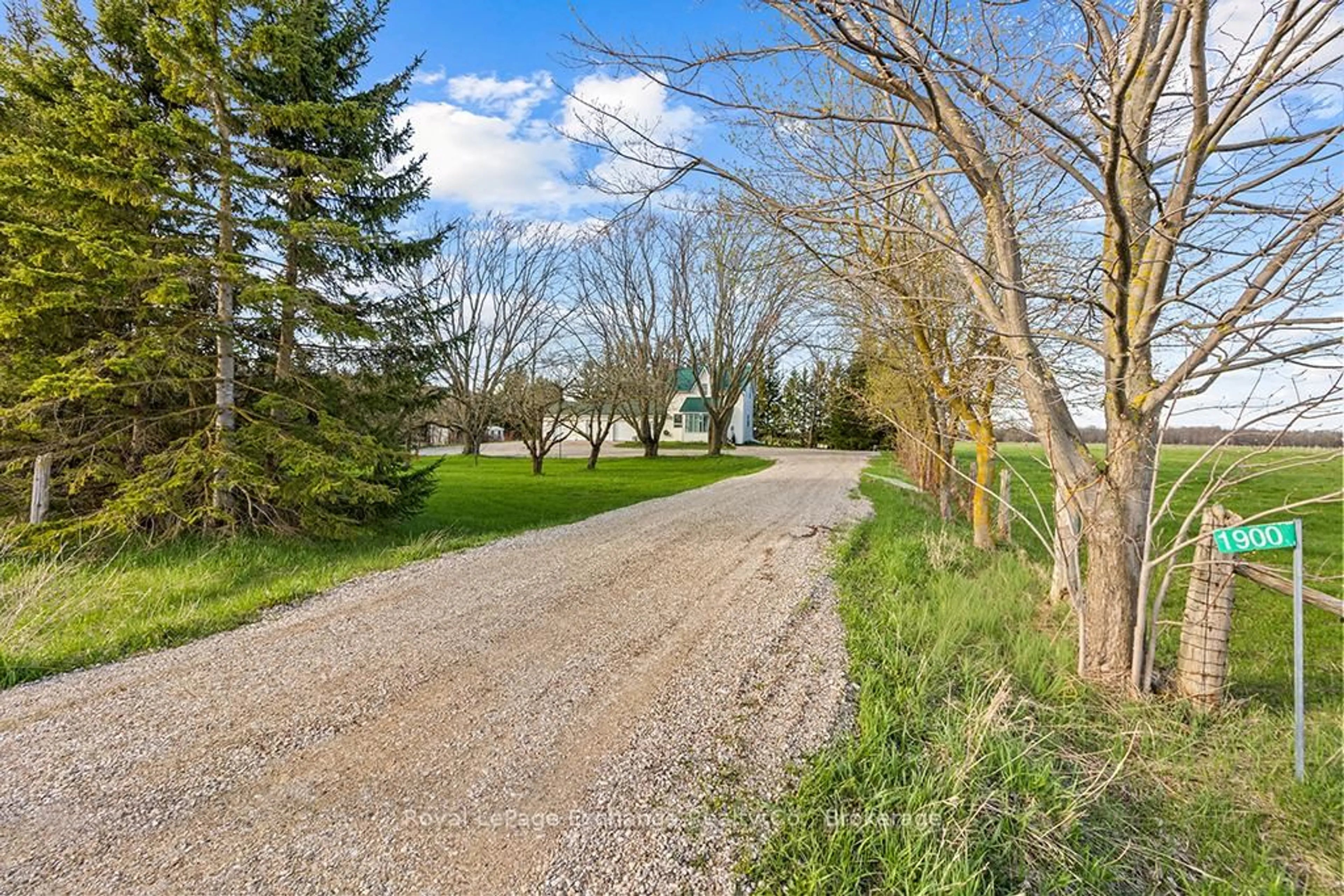 Patio, street for 1900 Bruce Road 15, Kincardine Ontario N0G 2T0