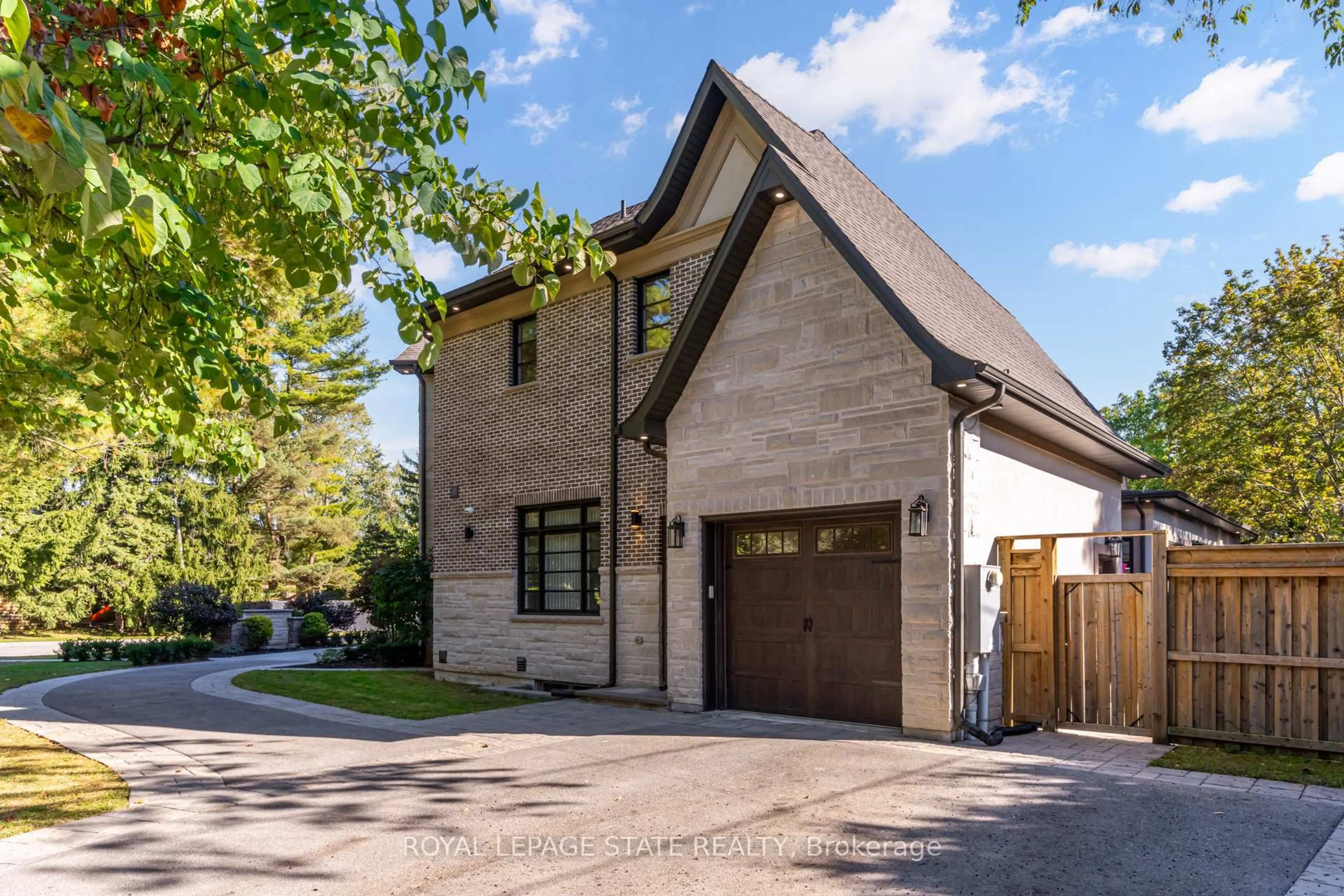 Home with brick exterior material, street for 126 McGregor Cres, Hamilton Ontario L9G 1B5