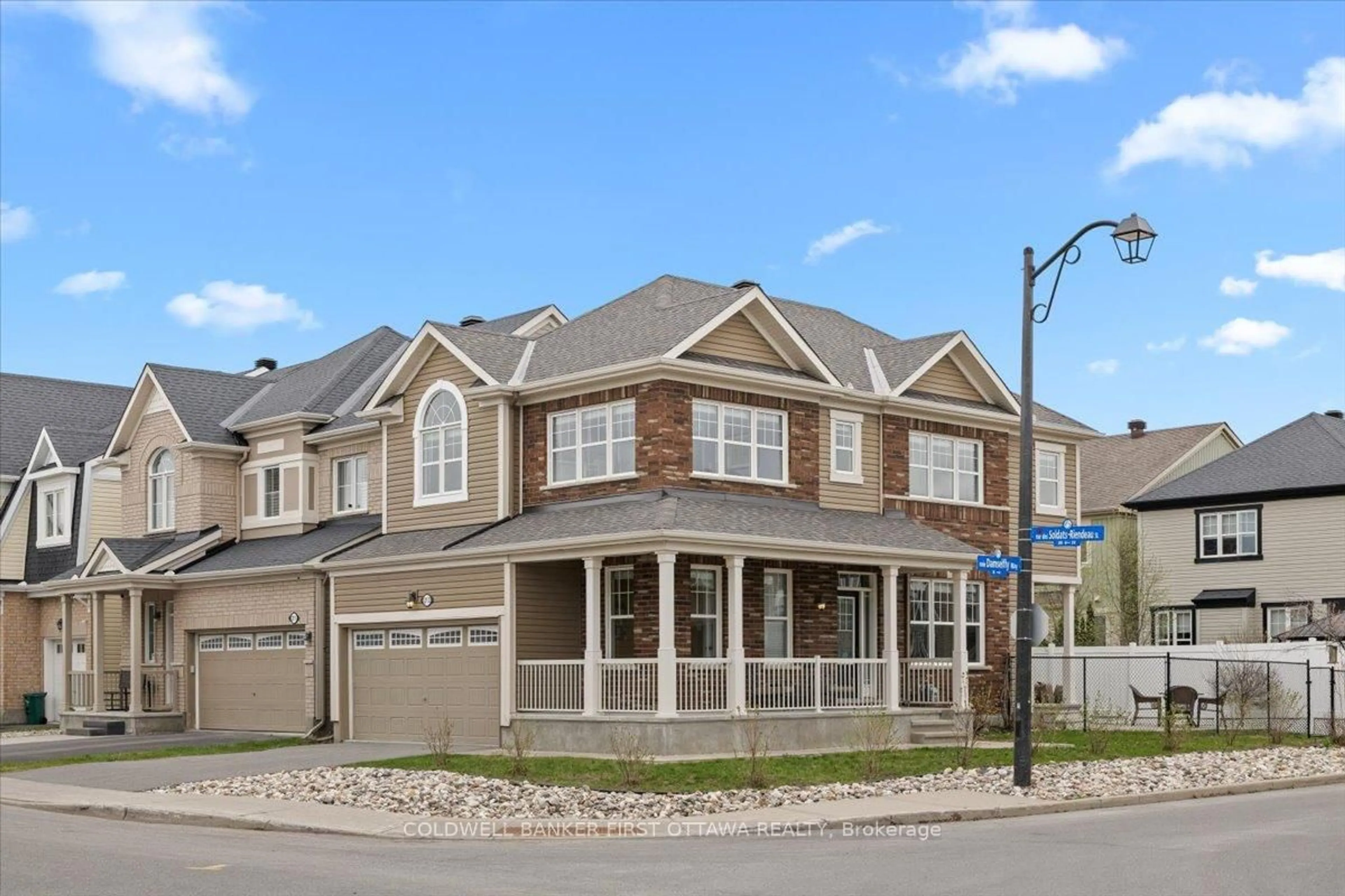 Home with vinyl exterior material, street for 213 RUE DES SOLDATS-RIENDEAU St, Ottawa Ontario K2J 5Z4