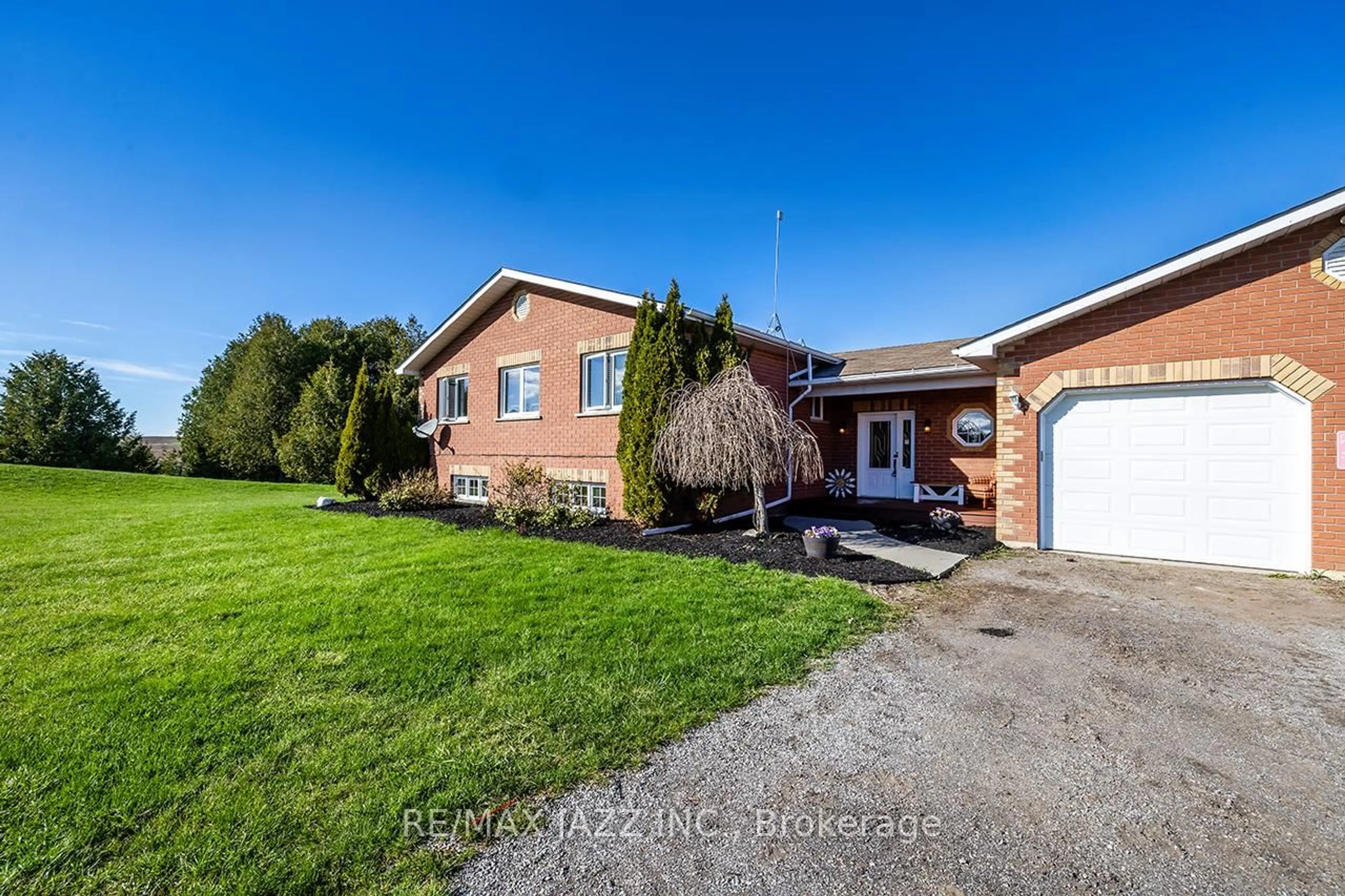 A pic from outside/outdoor area/front of a property/back of a property/a pic from drone, street for 3 Royal Oak Rd, Kawartha Lakes Ontario K0M 2J0
