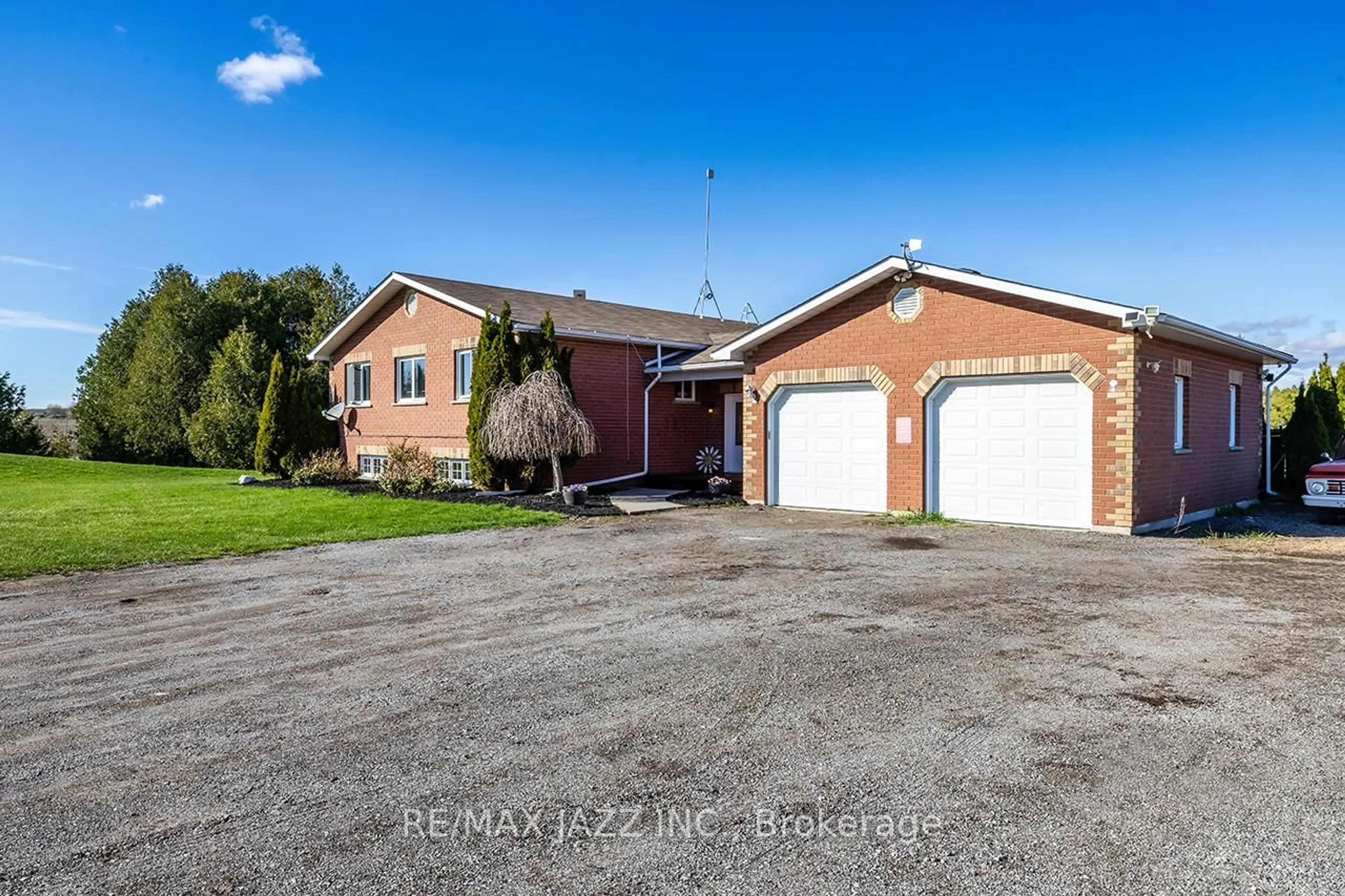 A pic from outside/outdoor area/front of a property/back of a property/a pic from drone, street for 3 Royal Oak Rd, Kawartha Lakes Ontario K0M 2J0