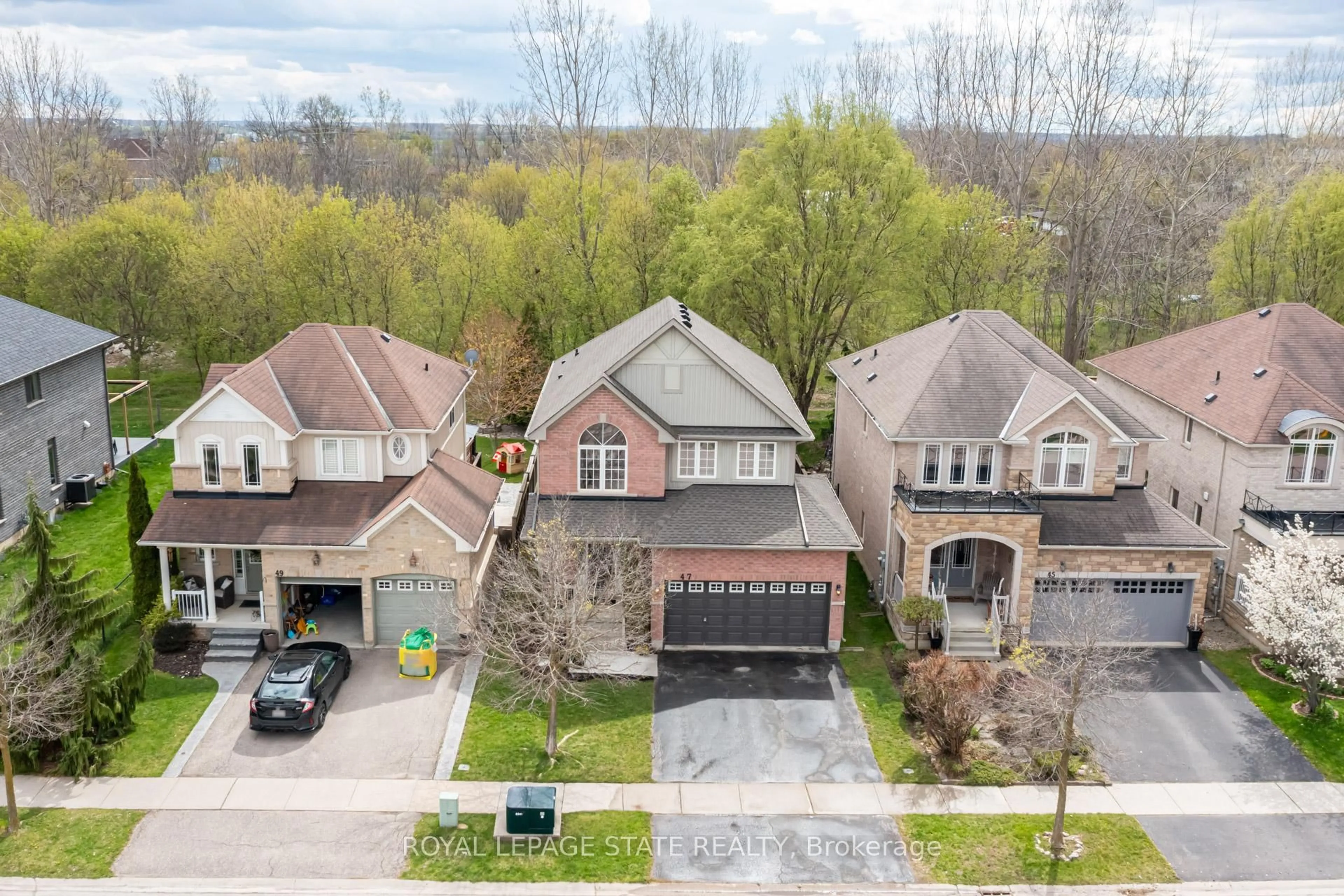 A pic from outside/outdoor area/front of a property/back of a property/a pic from drone, street for 47 Barrett Ave, Brantford Ontario N3S 0B5