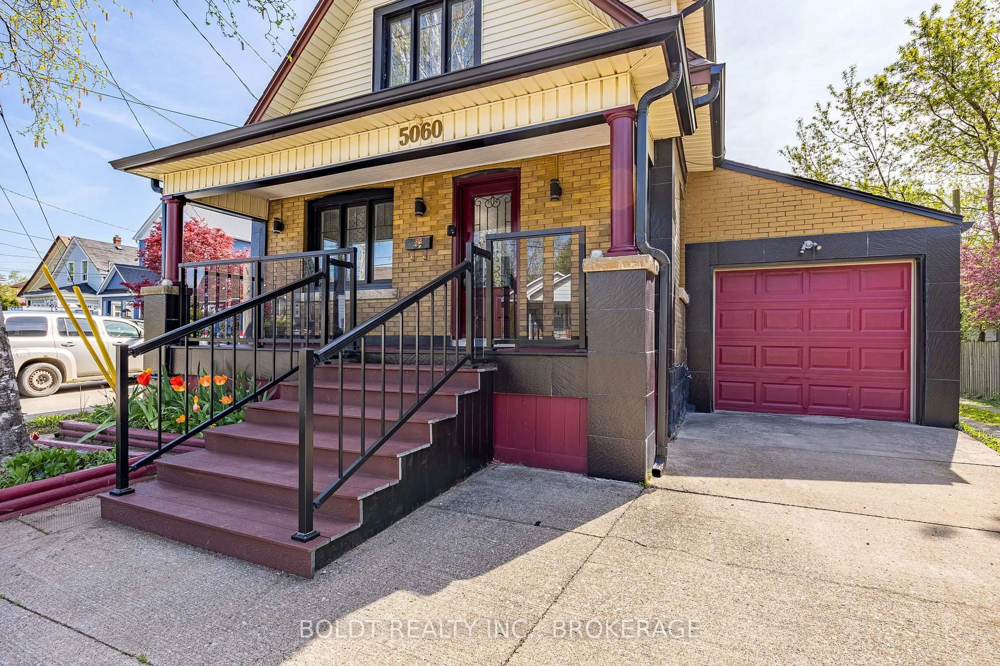 Home with brick exterior material, street for 5060 Ontario Ave, Niagara Falls Ontario L2E 3R9