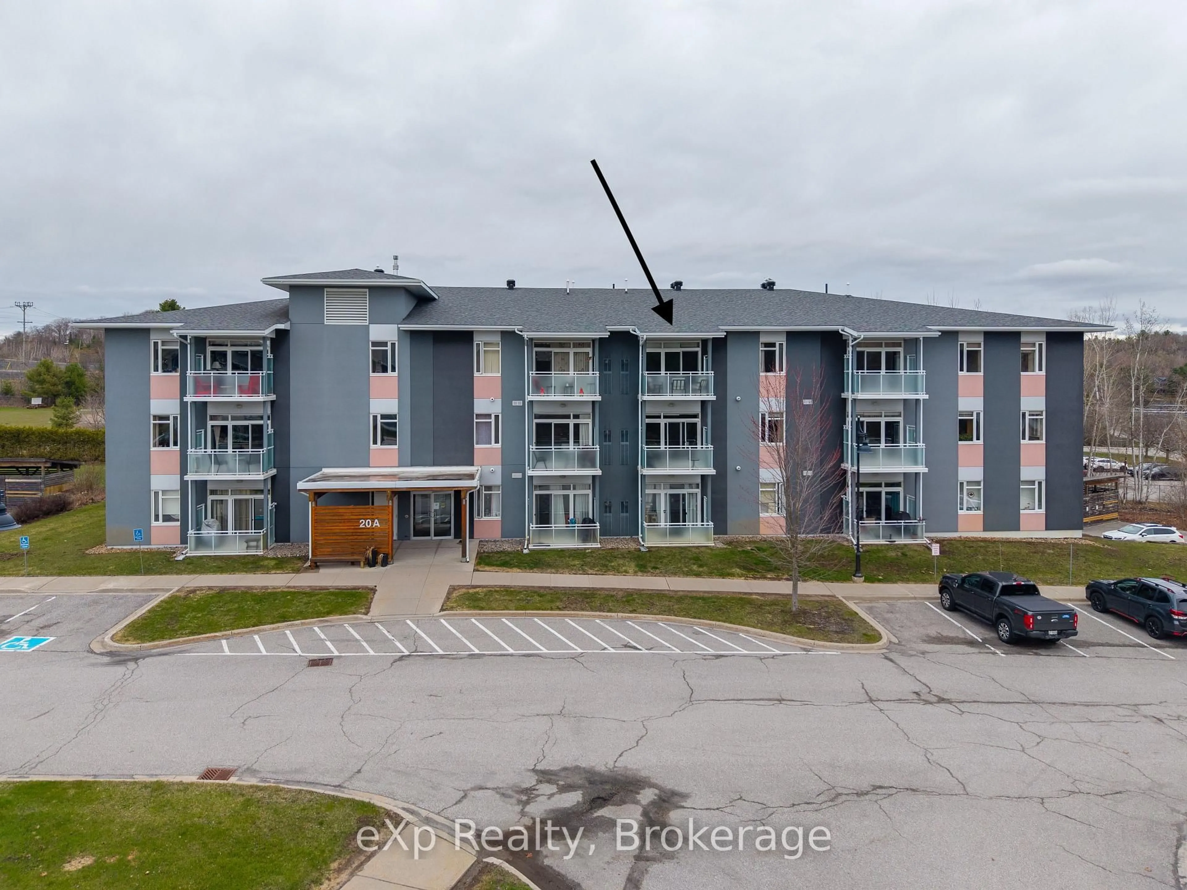 A pic from outside/outdoor area/front of a property/back of a property/a pic from drone, building for 20A Silver Birch Crt #302, Parry Sound Ontario P2A 0A7