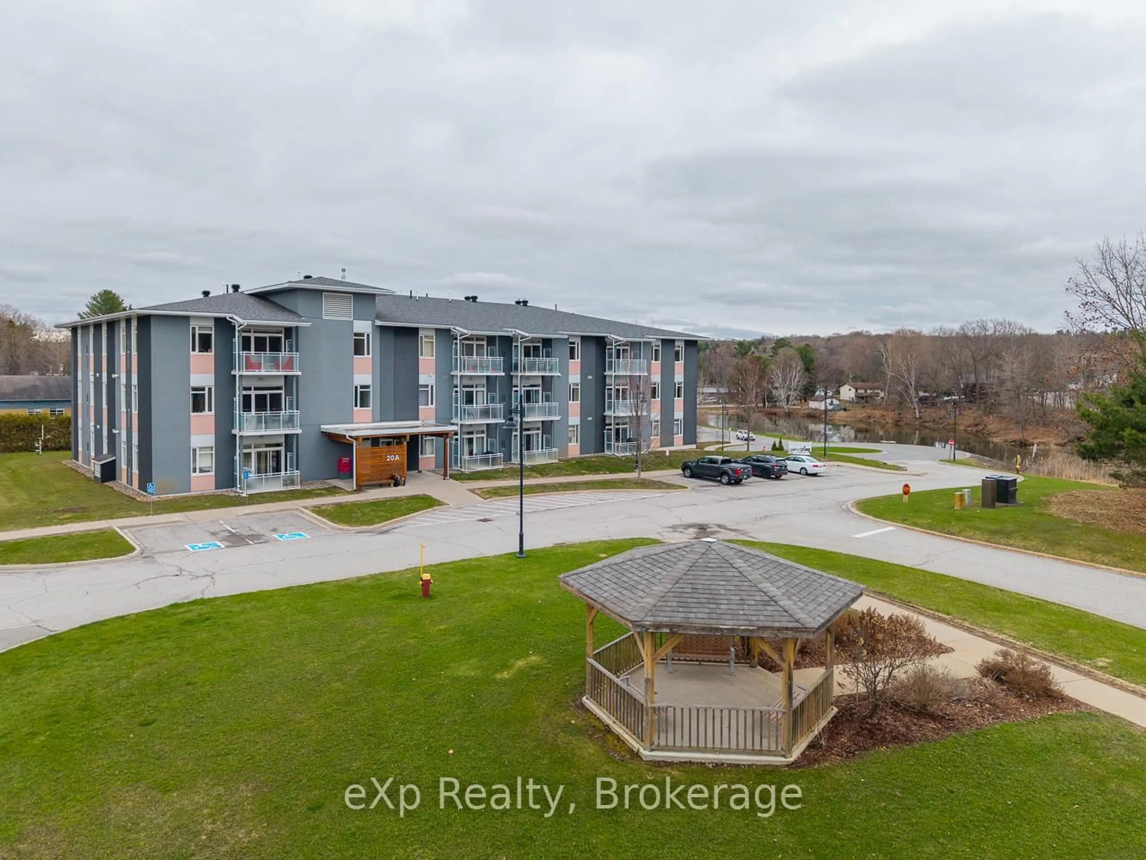 A pic from outside/outdoor area/front of a property/back of a property/a pic from drone, building for 20A Silver Birch Crt #302, Parry Sound Ontario P2A 0A7