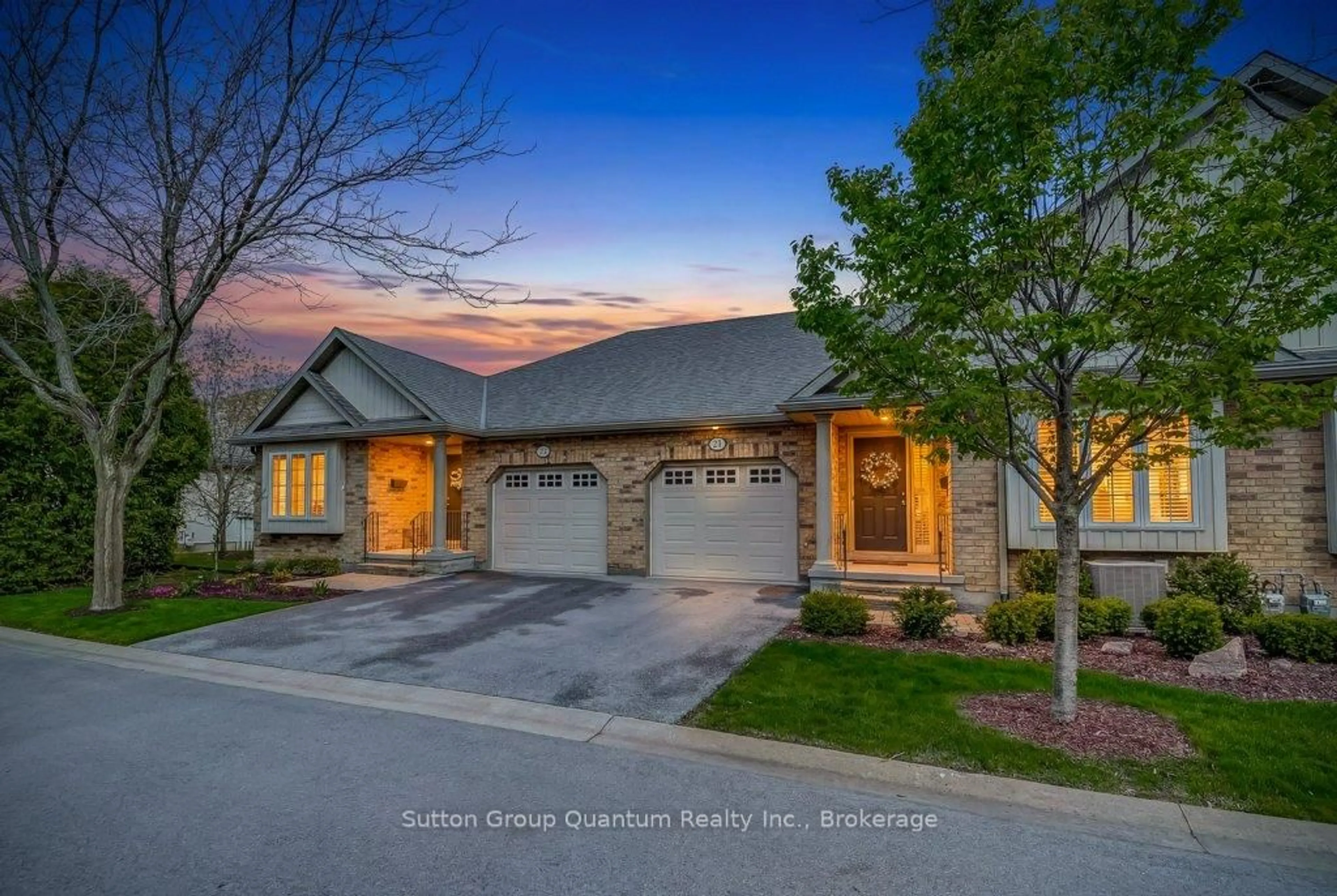 Home with brick exterior material, street for 605 Welland Ave #21, St. Catharines Ontario L2M 7Z7