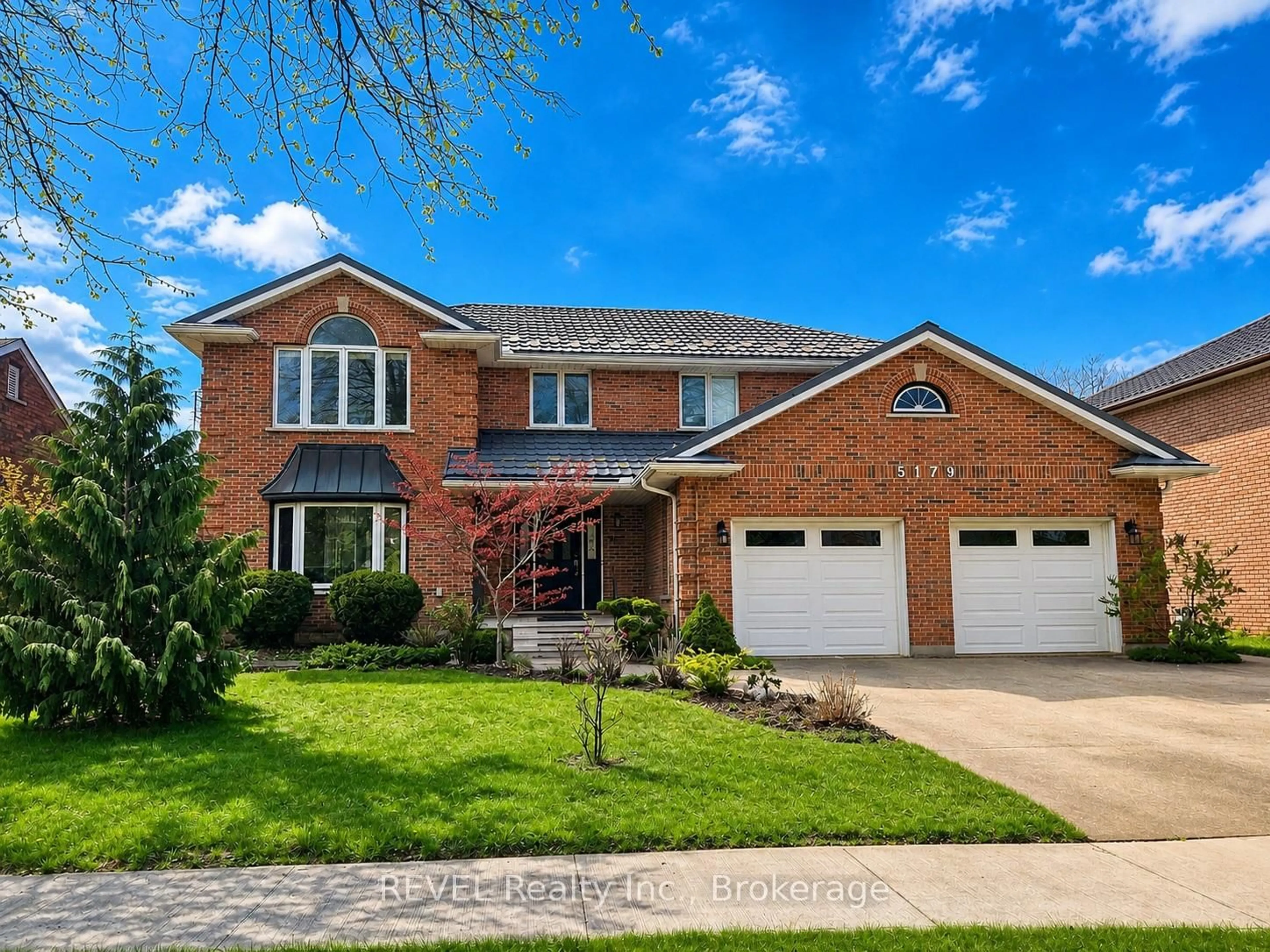 Home with brick exterior material, street for 5179 Southgate Ave, Niagara Falls Ontario L2E 7G4
