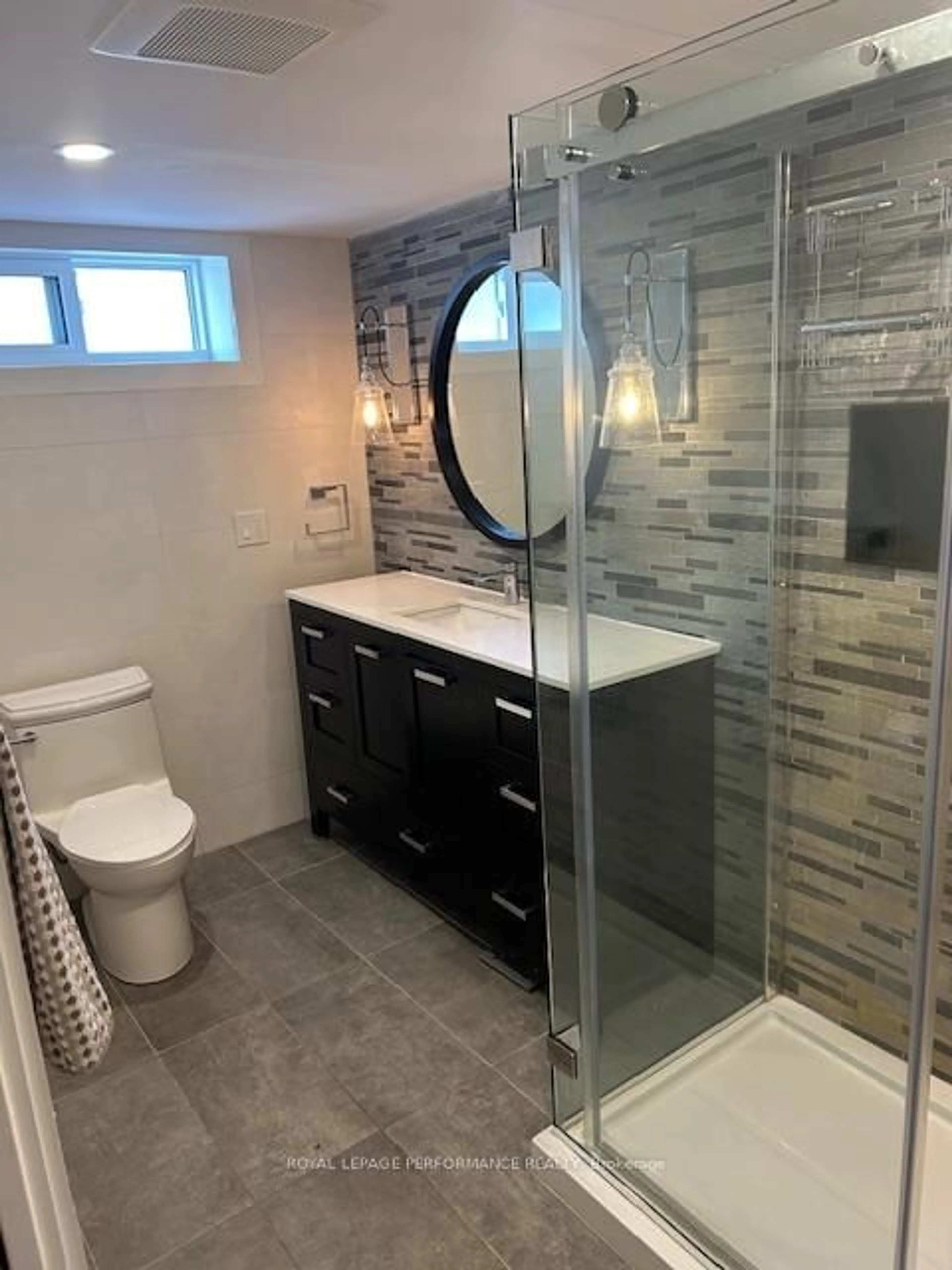 Contemporary bathroom, ceramic/tile floor for 1321 Rustic Dr, Ottawa Ontario K2C 2Y3