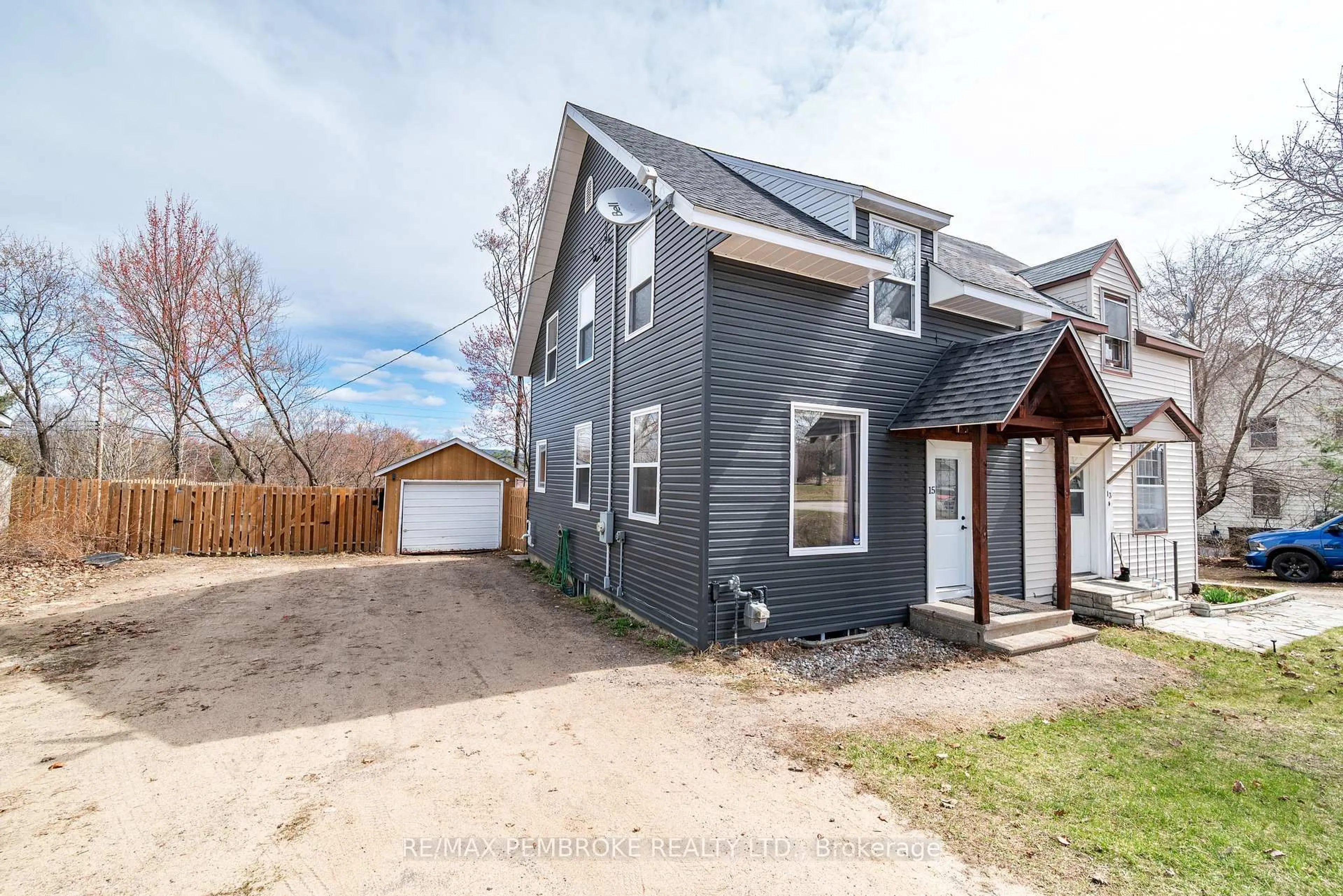 A pic from outside/outdoor area/front of a property/back of a property/a pic from drone, street for 15 Alder Cres, Deep River Ontario K0J 1P0