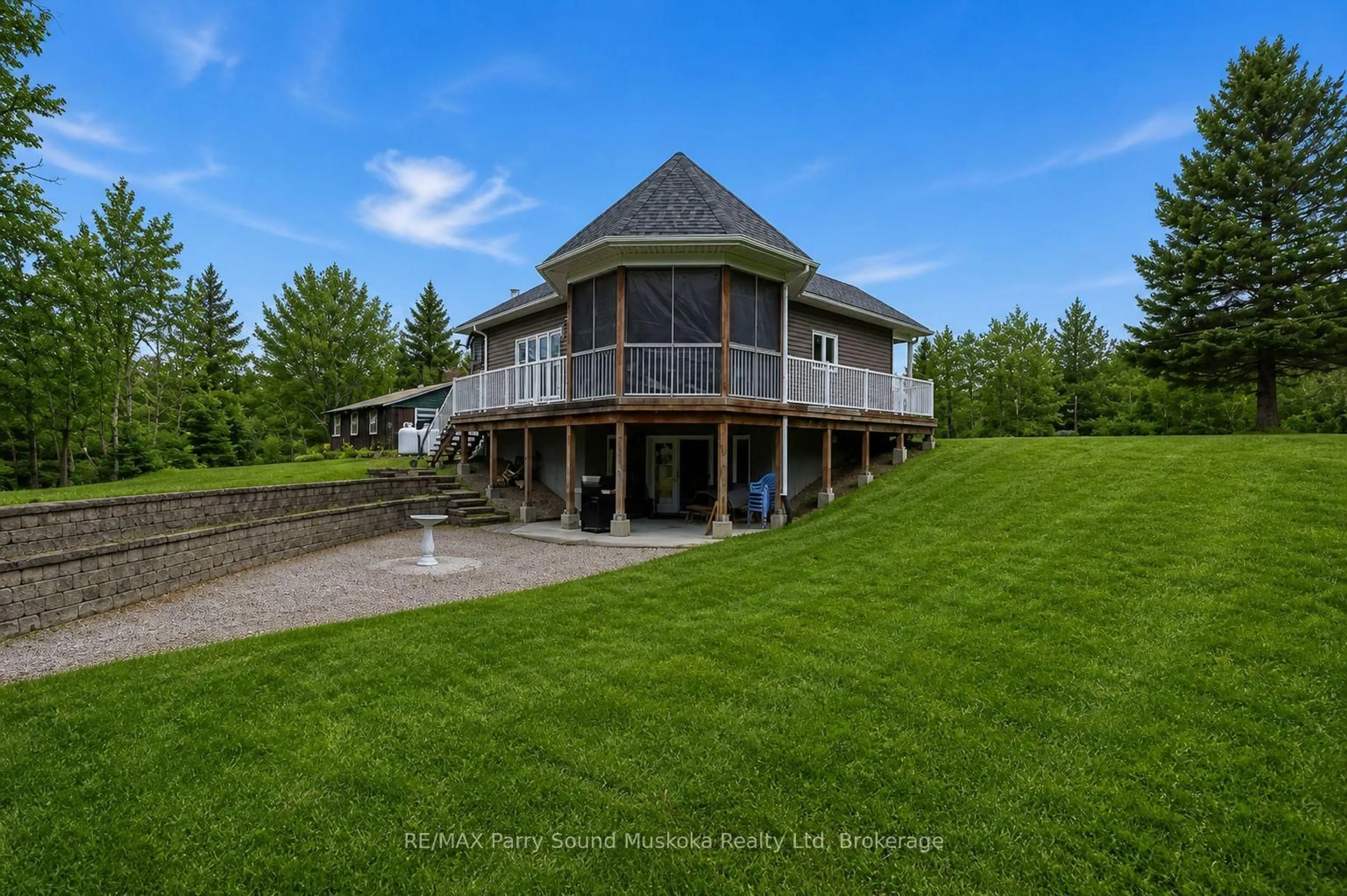 A pic from outside/outdoor area/front of a property/back of a property/a pic from drone, water/lake/river/ocean view for 132 Lawson Dr, Kearney Ontario P0A 1J0