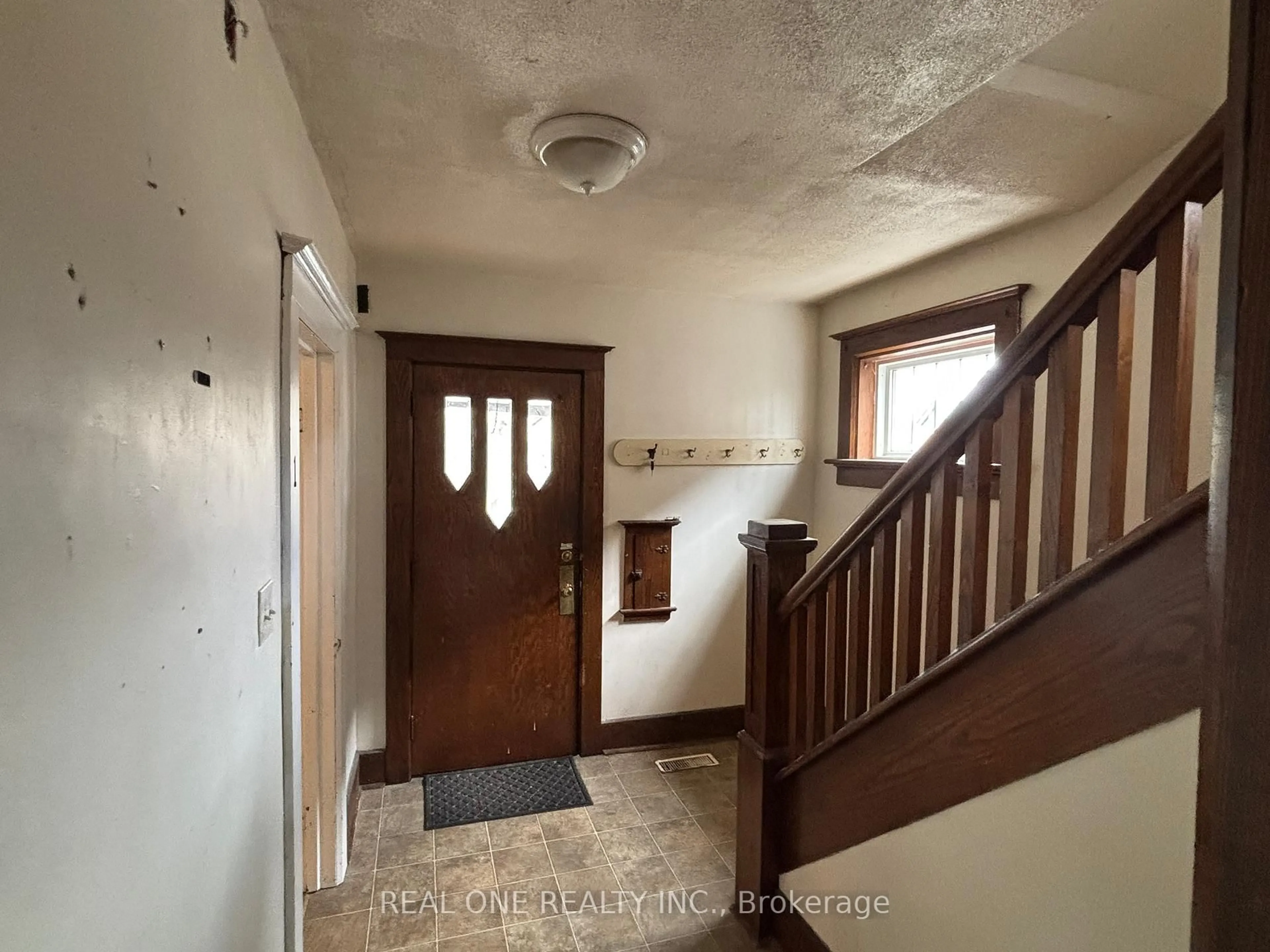 Unknown for 93 Peppler St, Waterloo Ontario N2J 3C9