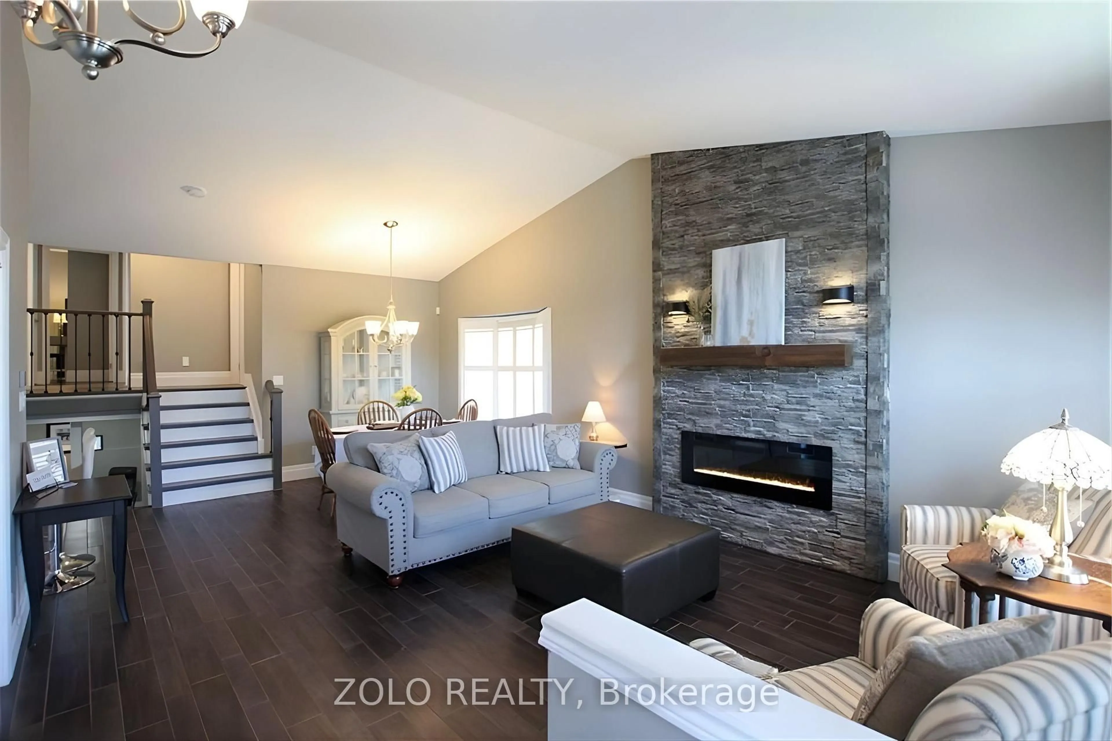 Living room with furniture, unknown for 29 Summers Dr, Thorold Ontario L2V 5C4