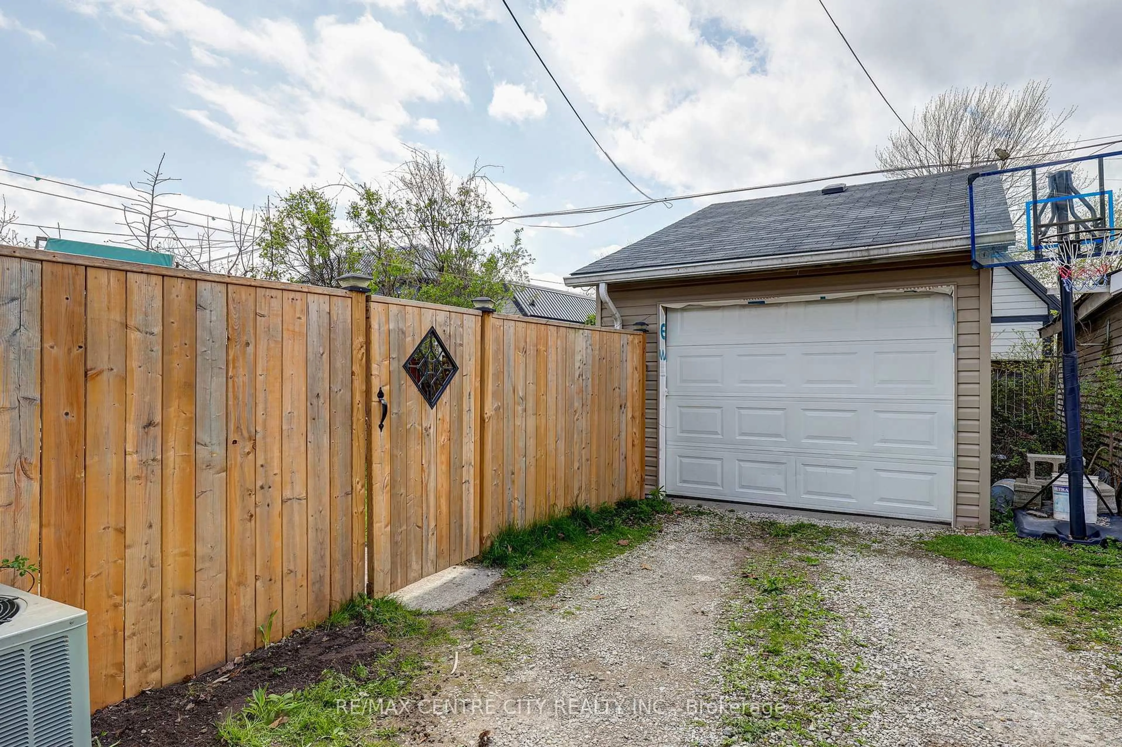 Unknown for 88 Flora St, St. Thomas Ontario N5P 2X6
