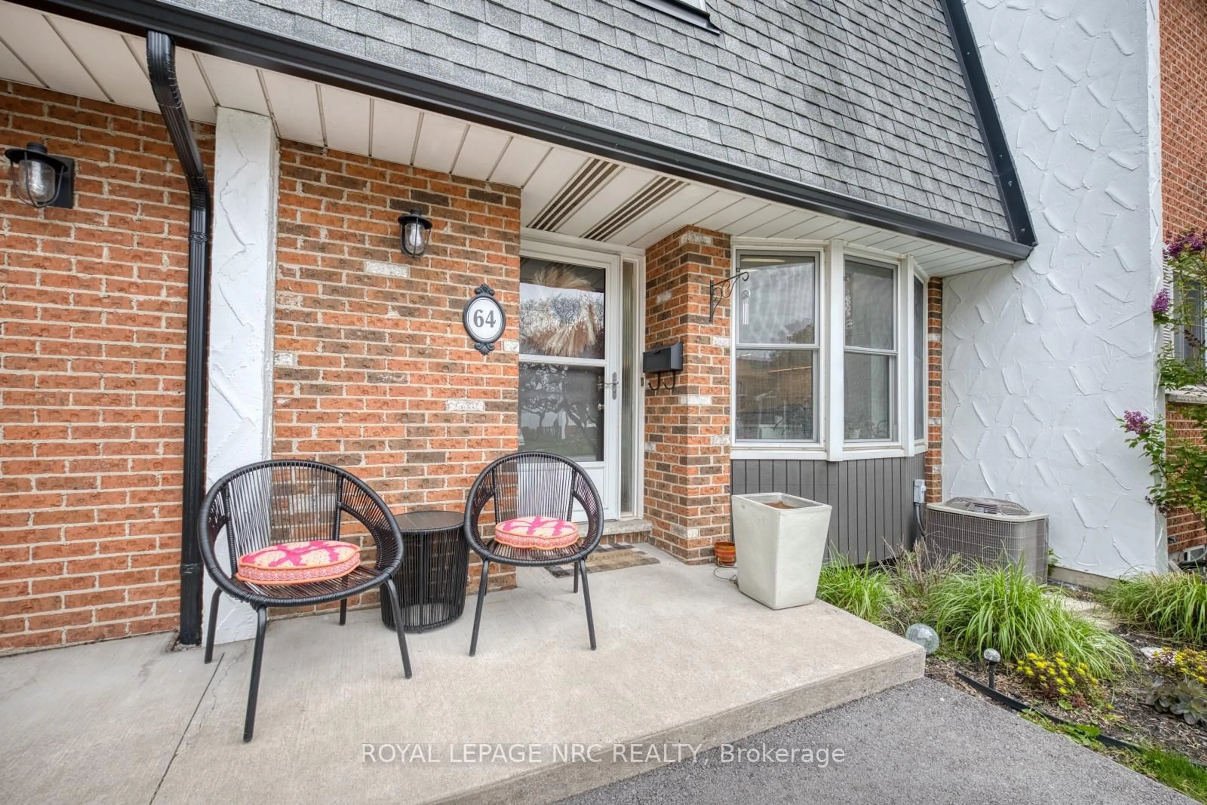 Patio, street for 77 Linwell Rd #64, St. Catharines Ontario L2N 6R1