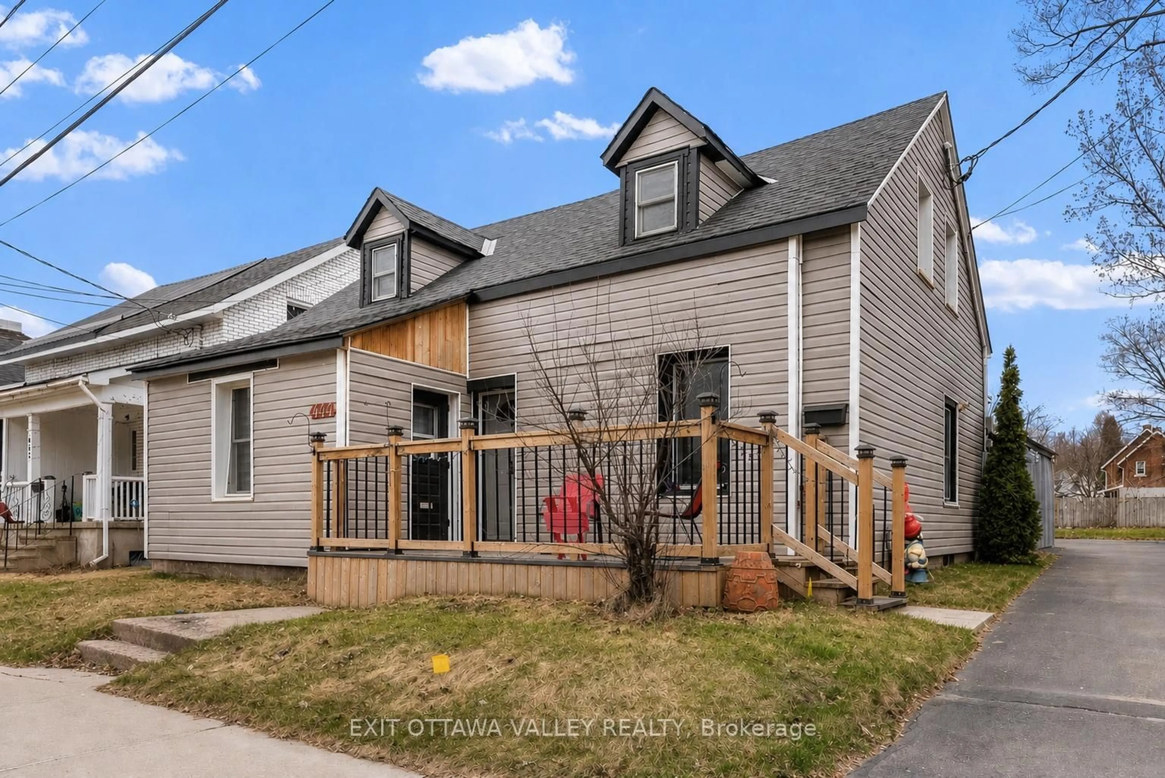Unknown for 444 Isabella St, Pembroke Ontario K8A 5T7