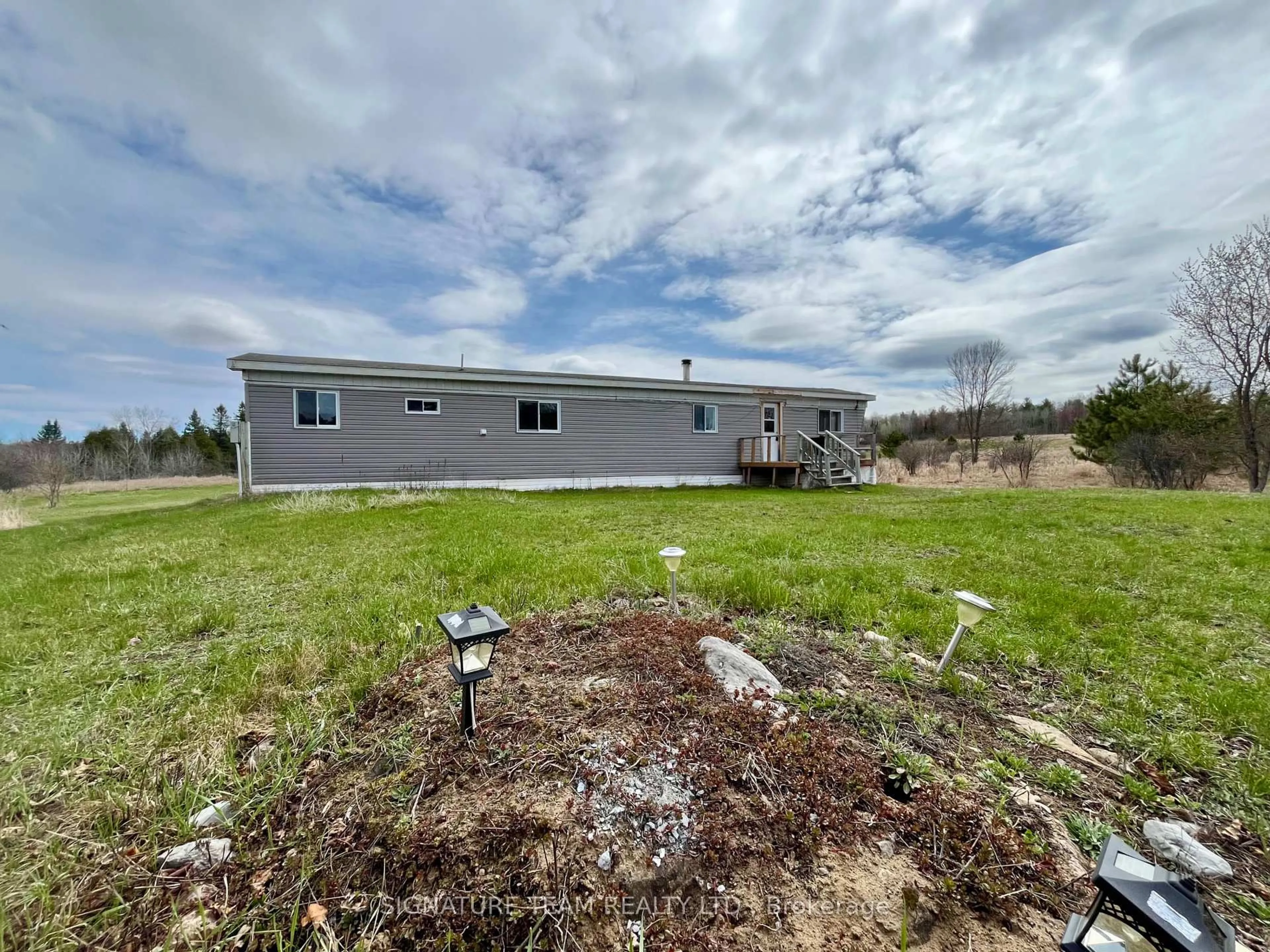 A pic from outside/outdoor area/front of a property/back of a property/a pic from drone, water/lake/river/ocean view for 3092 Scotch Bush Rd, Douglas Ontario K0J 1S0