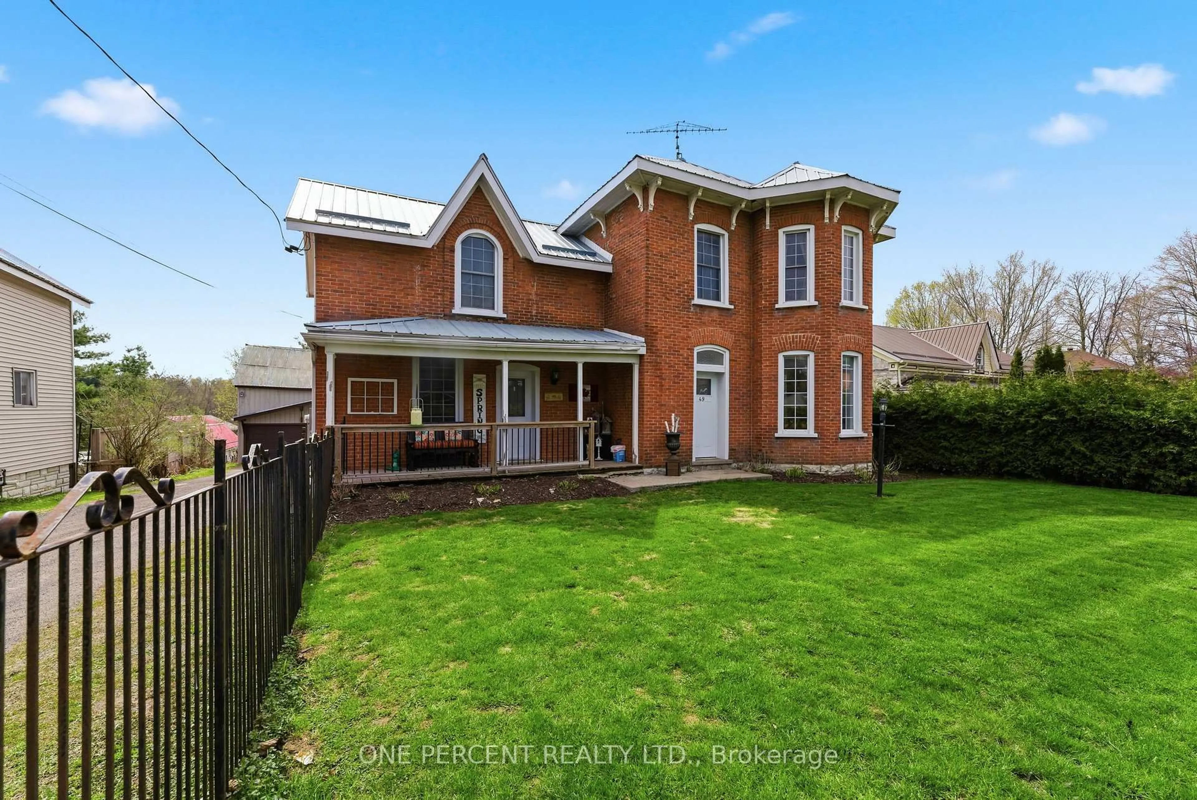 A pic from outside/outdoor area/front of a property/back of a property/a pic from drone, street for 49 Forsyth St, Limoges Ontario K0K 2M0