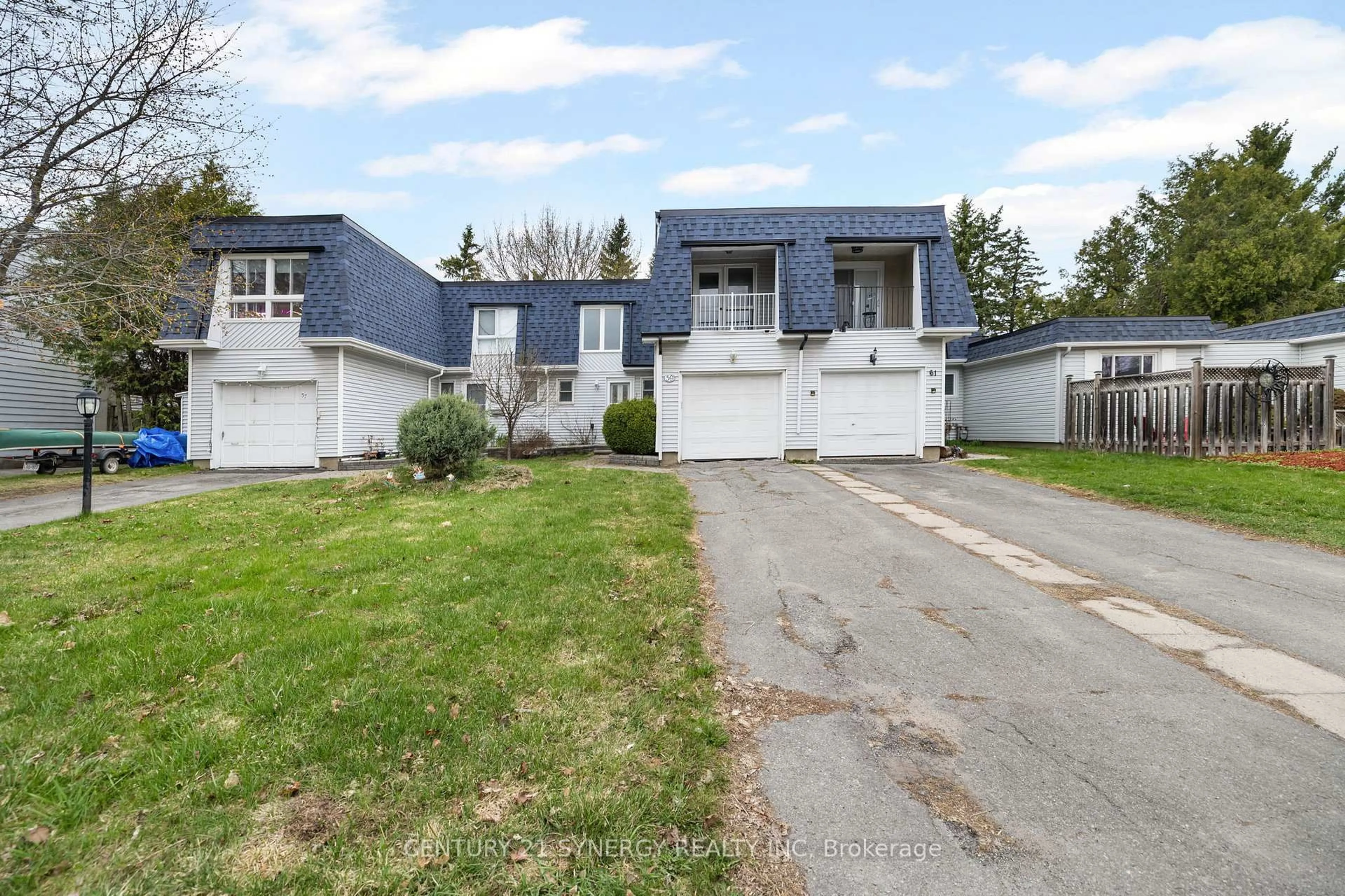 A pic from outside/outdoor area/front of a property/back of a property/a pic from drone, street for 59 Oberon St, Ottawa Ontario K2H 7X6
