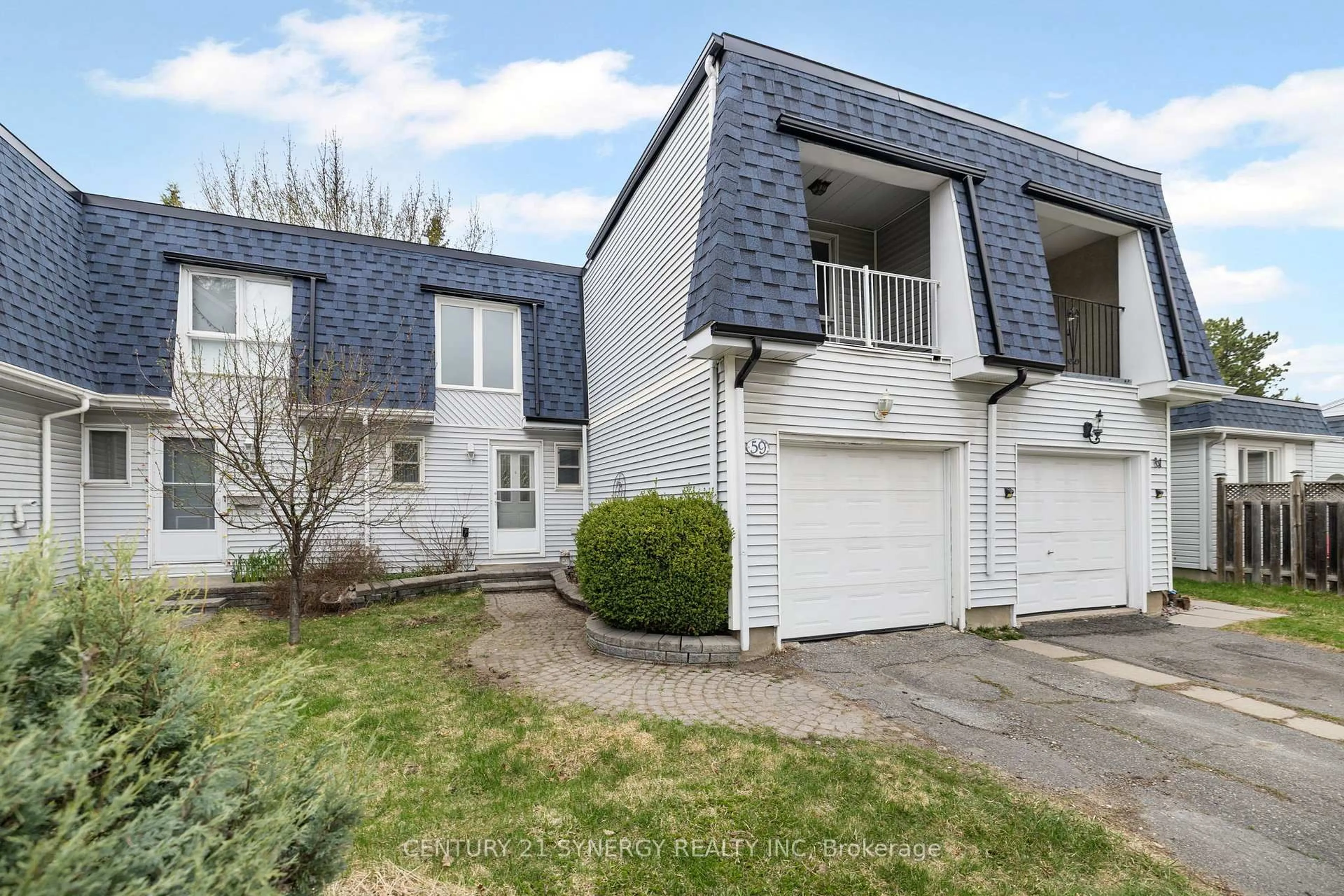 Home with vinyl exterior material, street for 59 Oberon St, Ottawa Ontario K2H 7X6