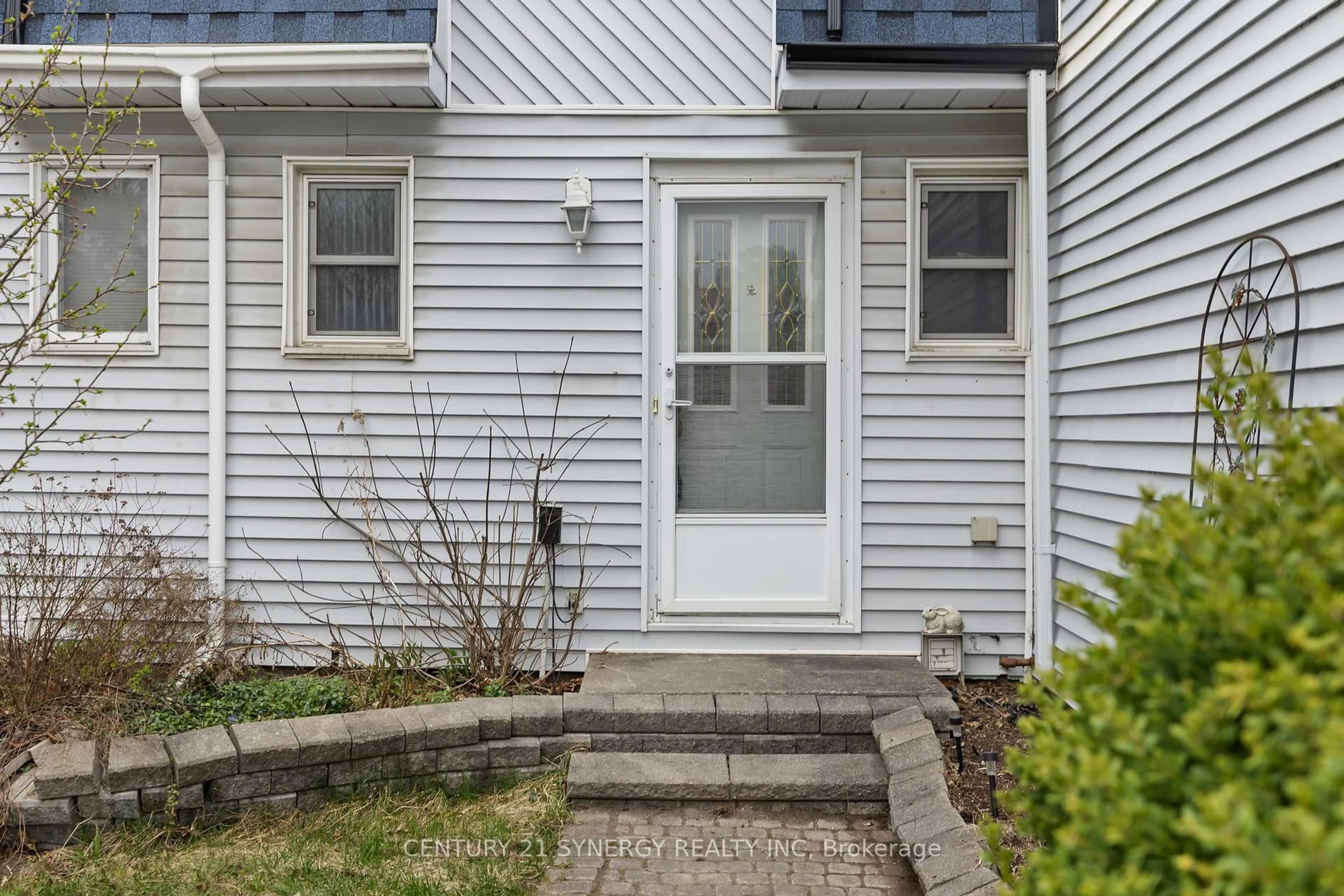 Unknown for 59 Oberon St, Ottawa Ontario K2H 7X6