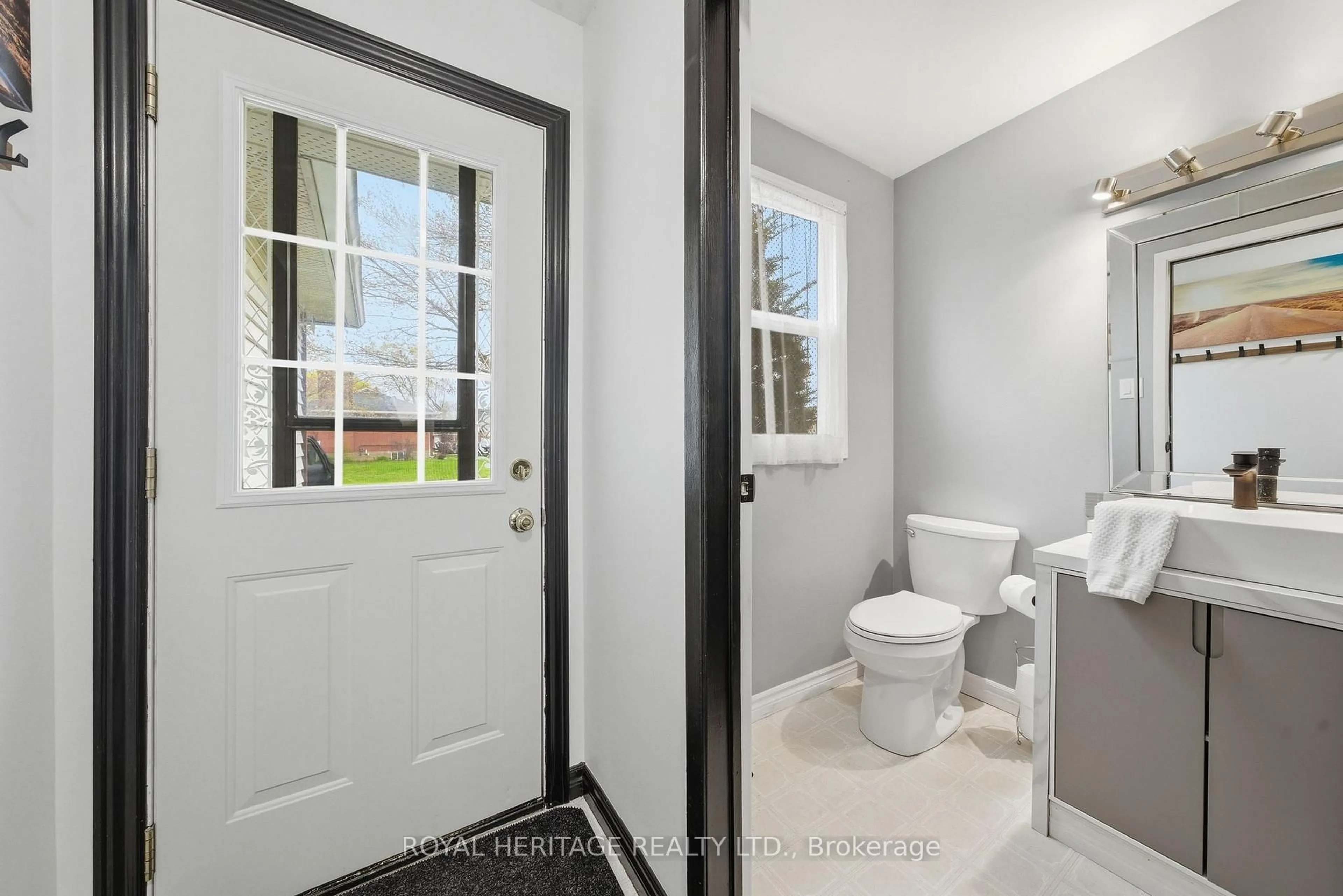 Standard bathroom, unknown for 27 Aldershot Ave #4, Brockville Ontario K6V 2P7