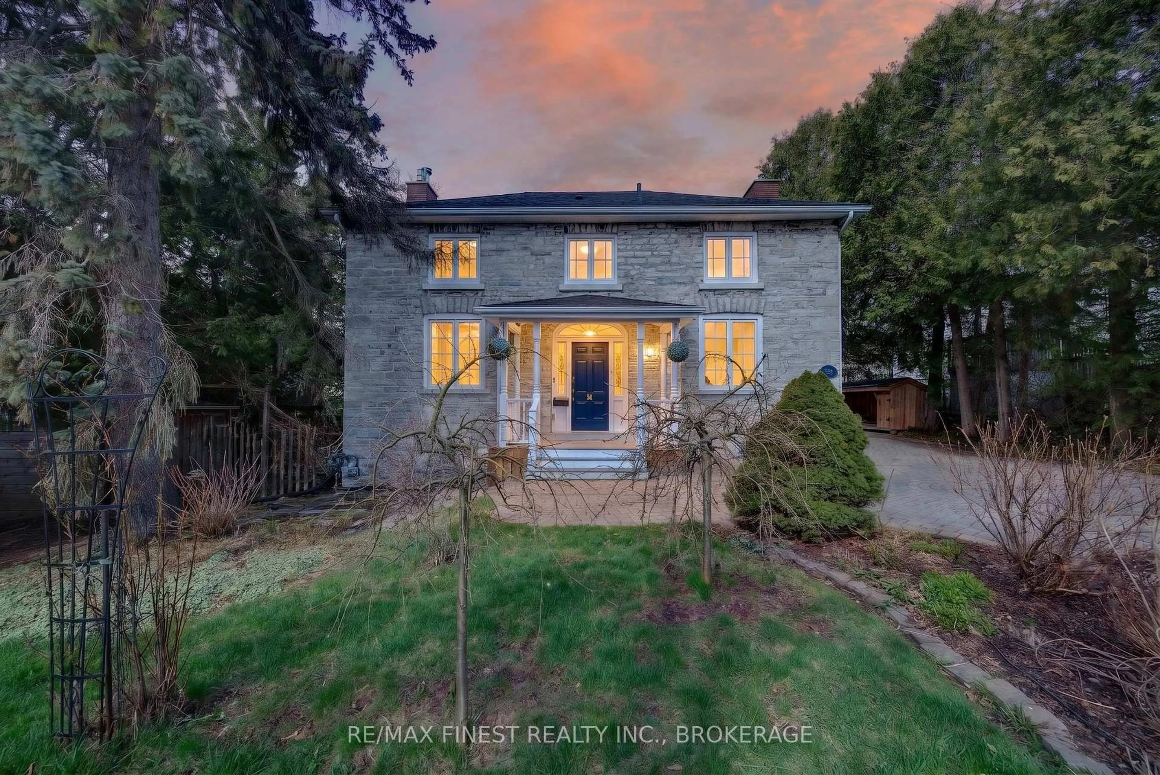 A pic from outside/outdoor area/front of a property/back of a property/a pic from drone, street for 68 Collingwood St, Kingston Ontario K7L 3X4